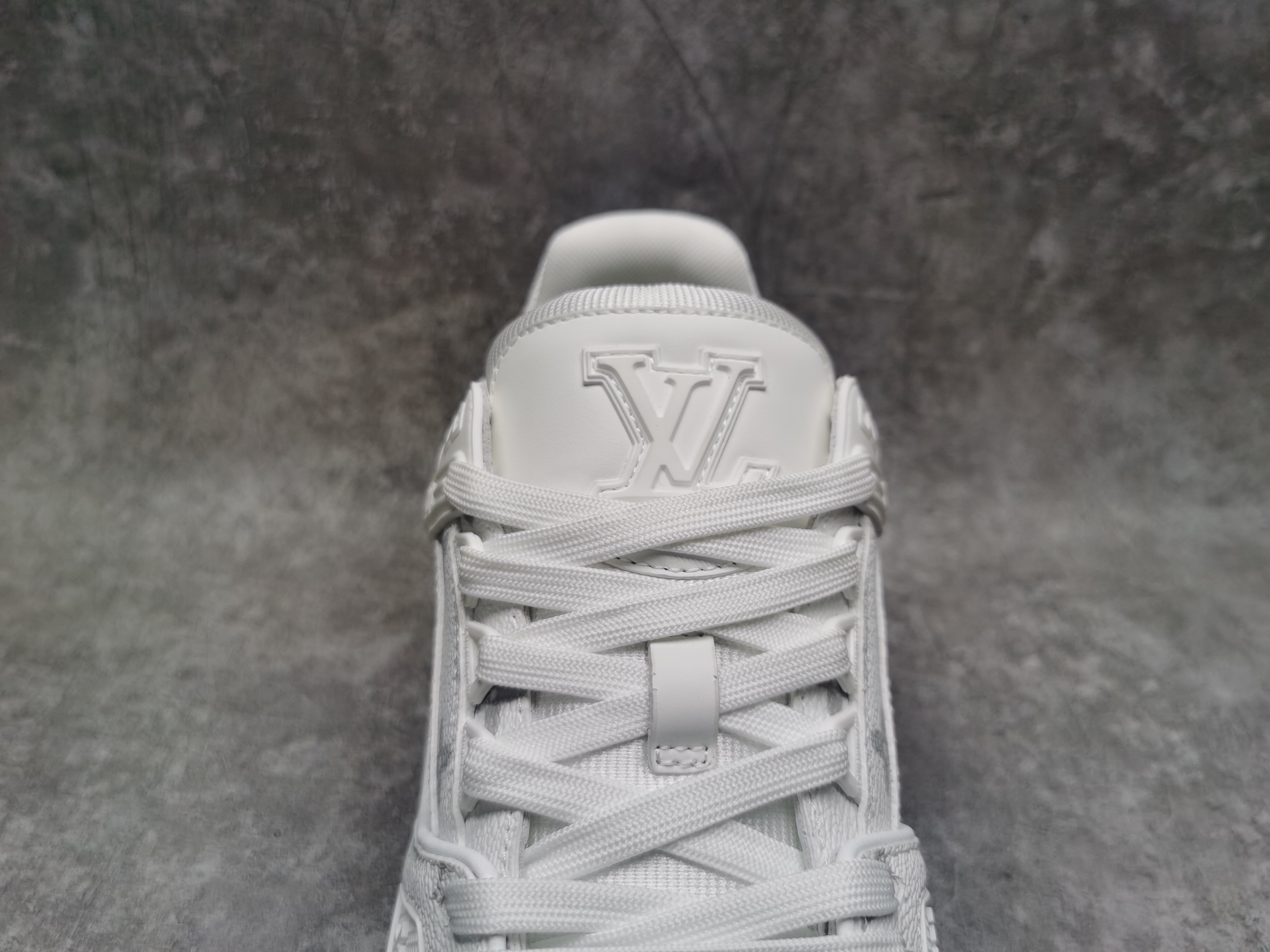 UA LV Trainer Sneaker