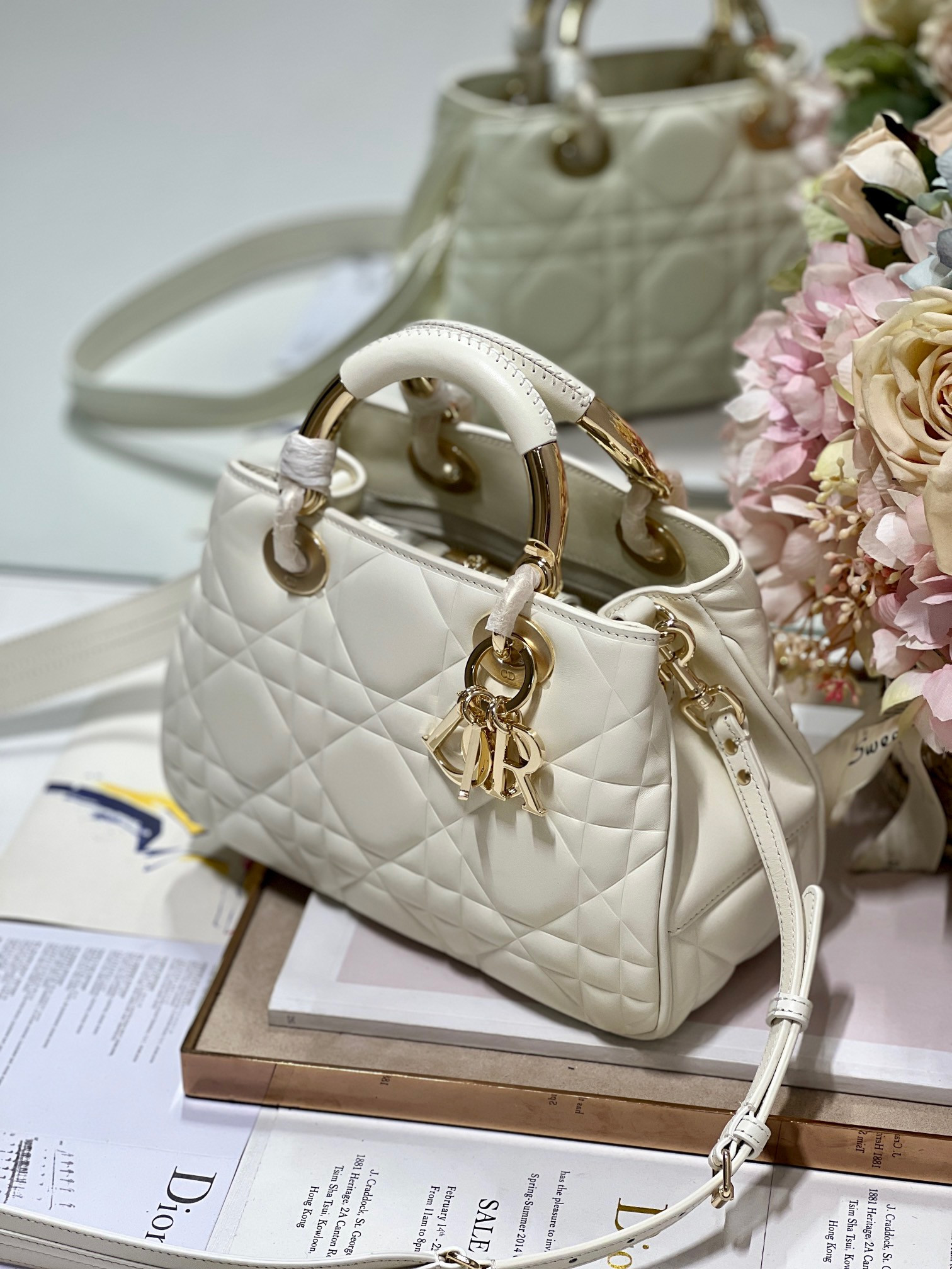 lady D*or 95•22  24×16.5×9.5cm