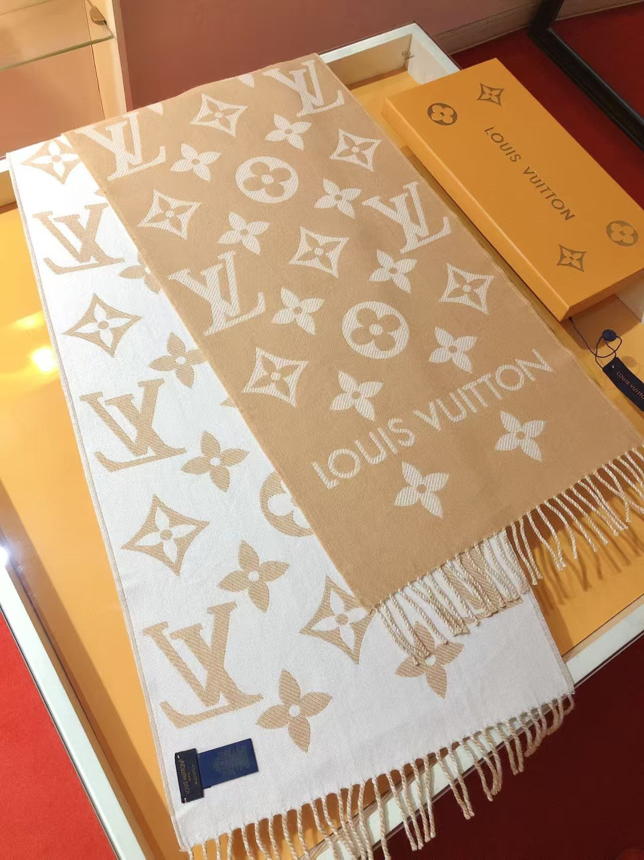 l0*is V*t0n monogram scarf