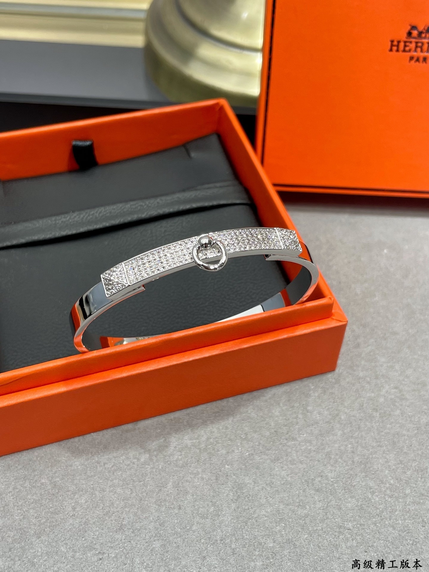 h**mes rivet half Di*m*nd bracelet