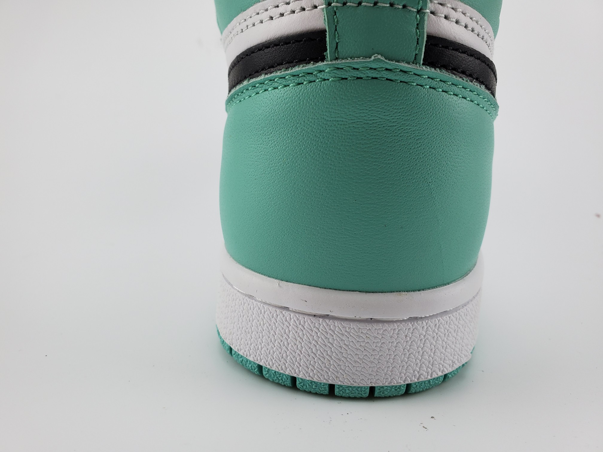 Jordan 1 Retro High Igloo