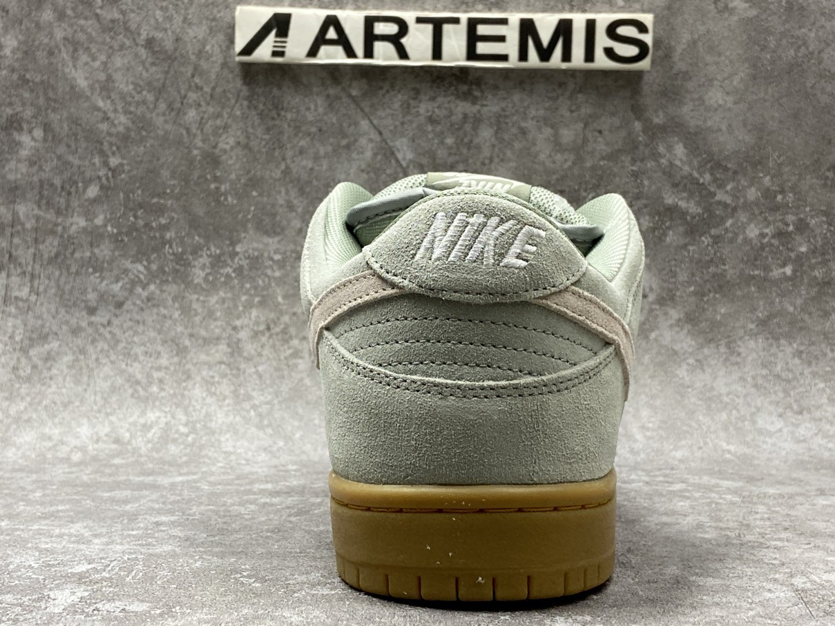 Nike SB Dunk Low Island Green Gum
