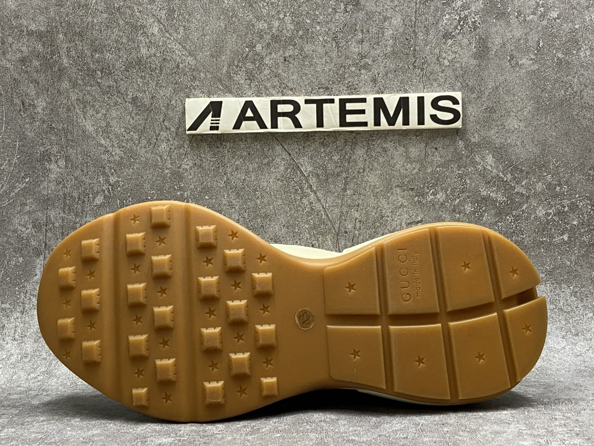 G*u*i rhyton x disney