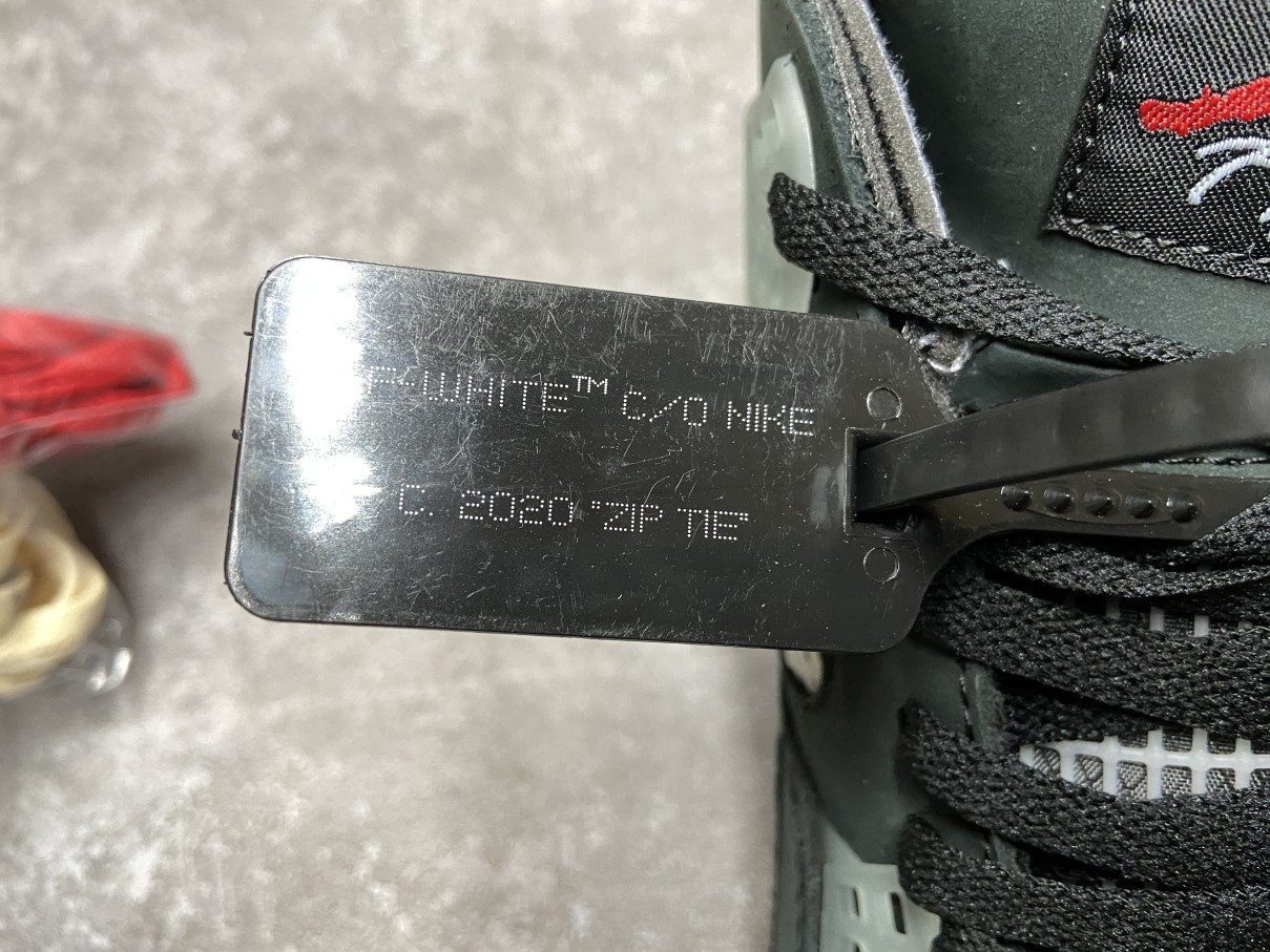 Air Jordan 4 X Off White Bred