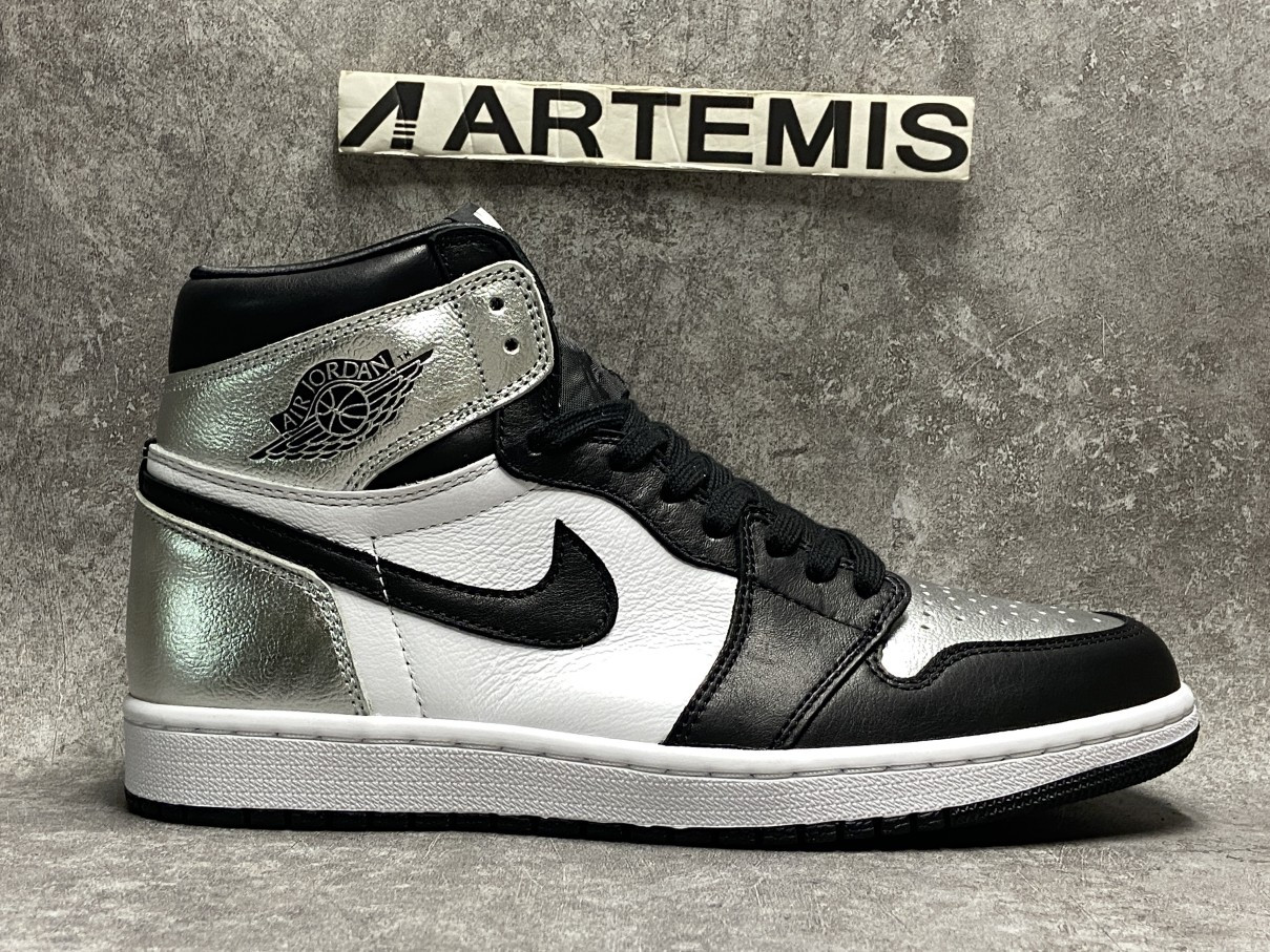 Air Jordan 1 Retro High Silver Toe