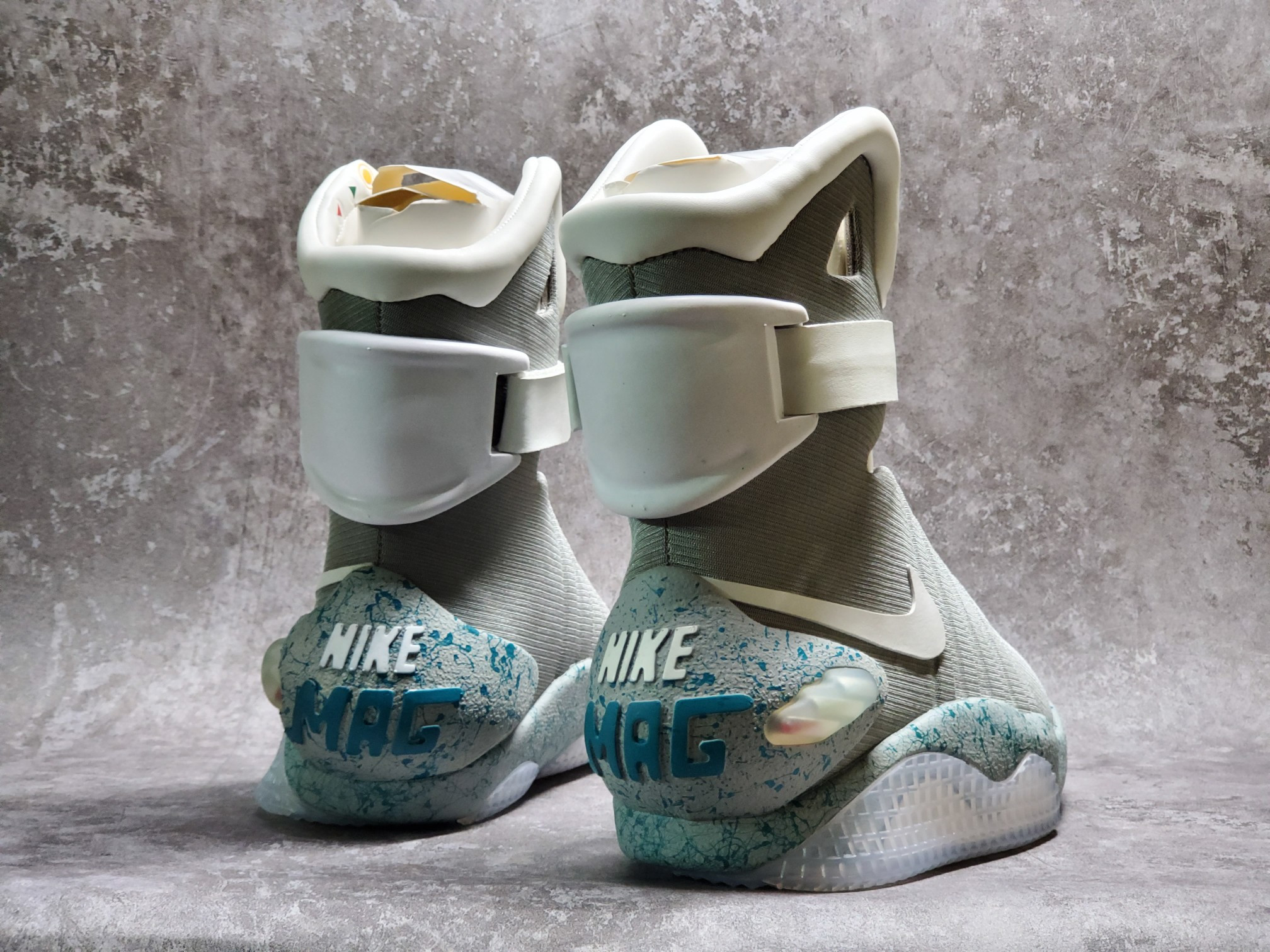 Nike Mag 