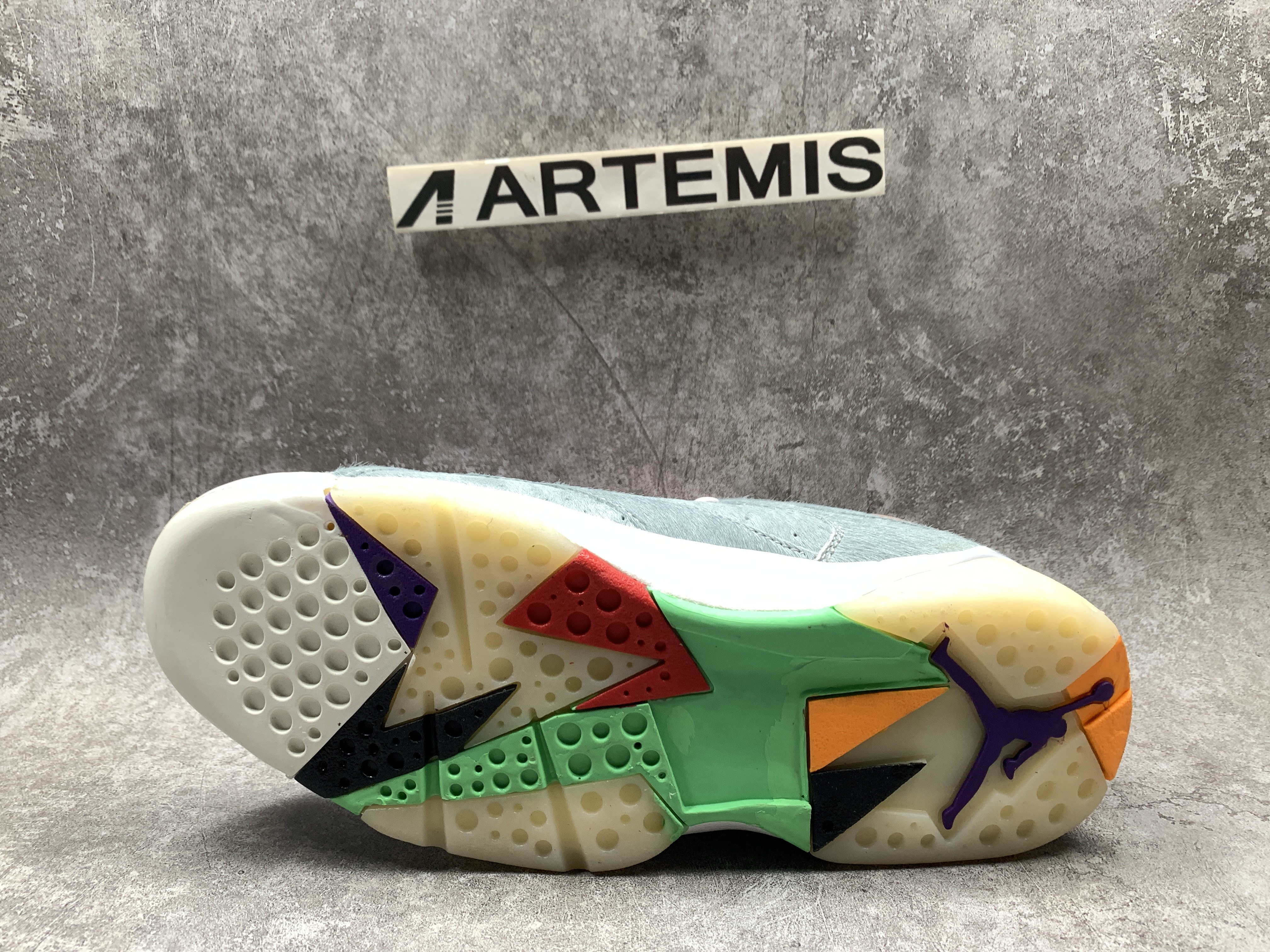 Air Jordan 7 Retro Neutral Grey