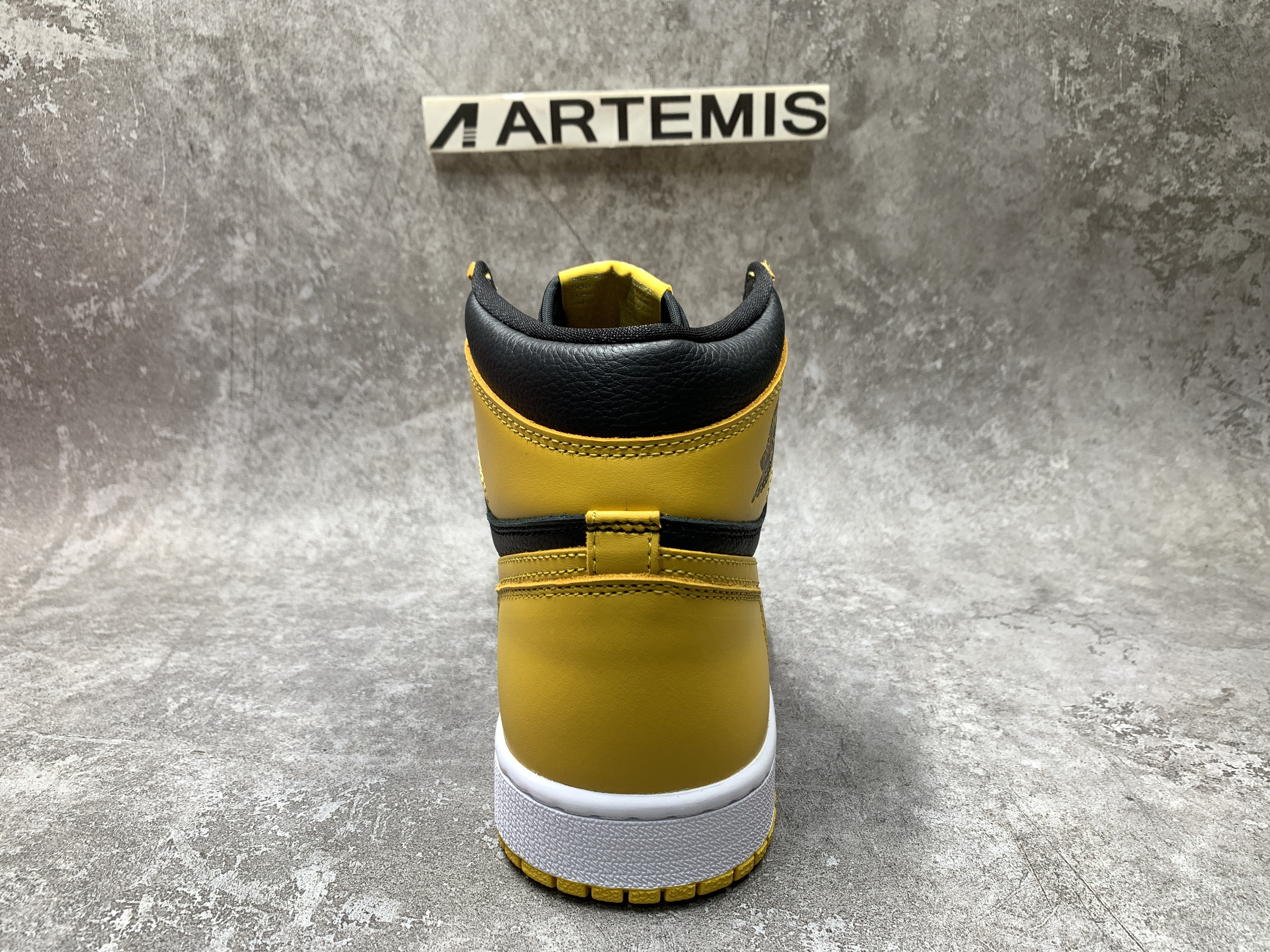 Air Jordan 1 High Retro OG Pollen