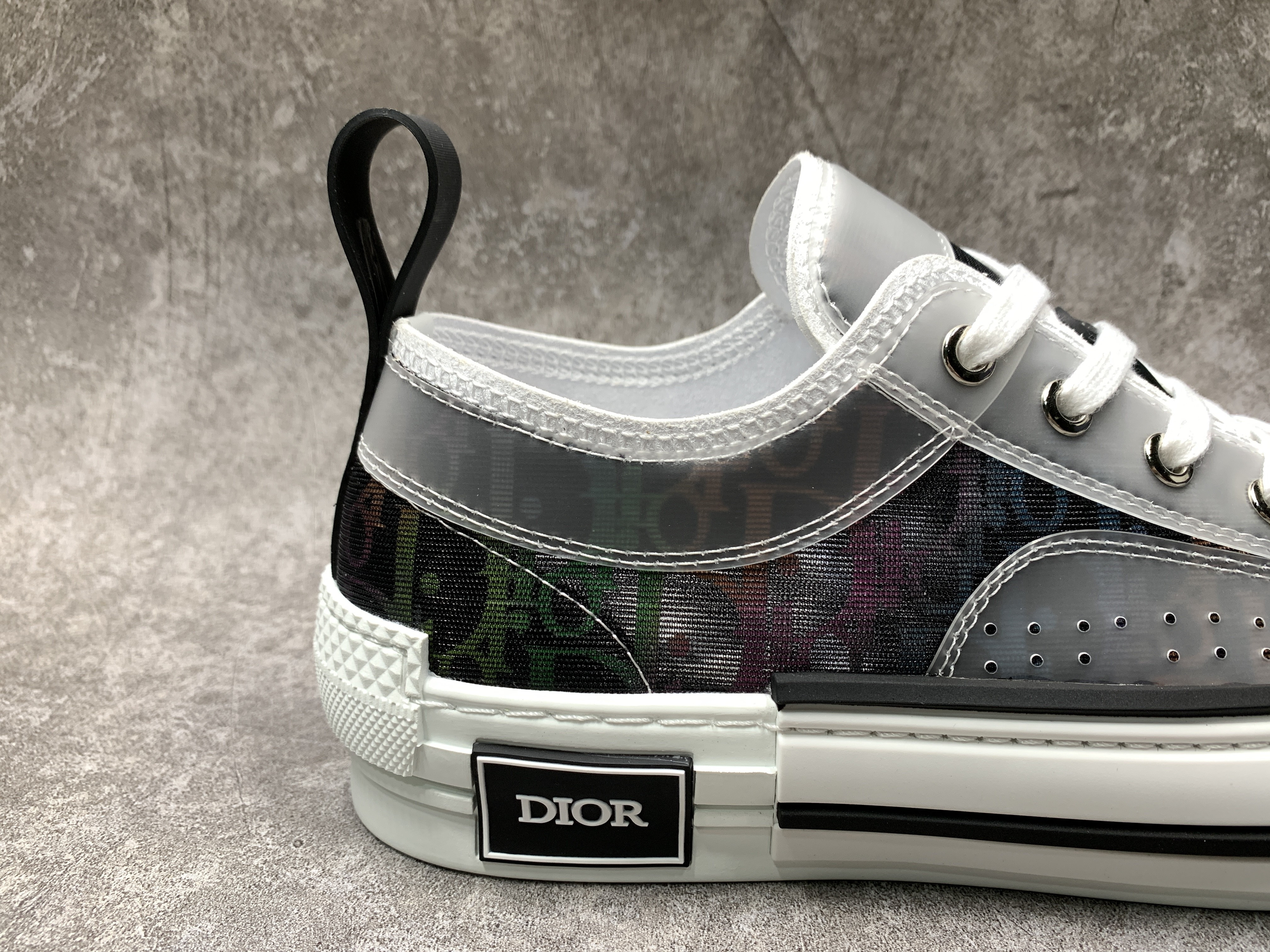 D*or b23 low blue black