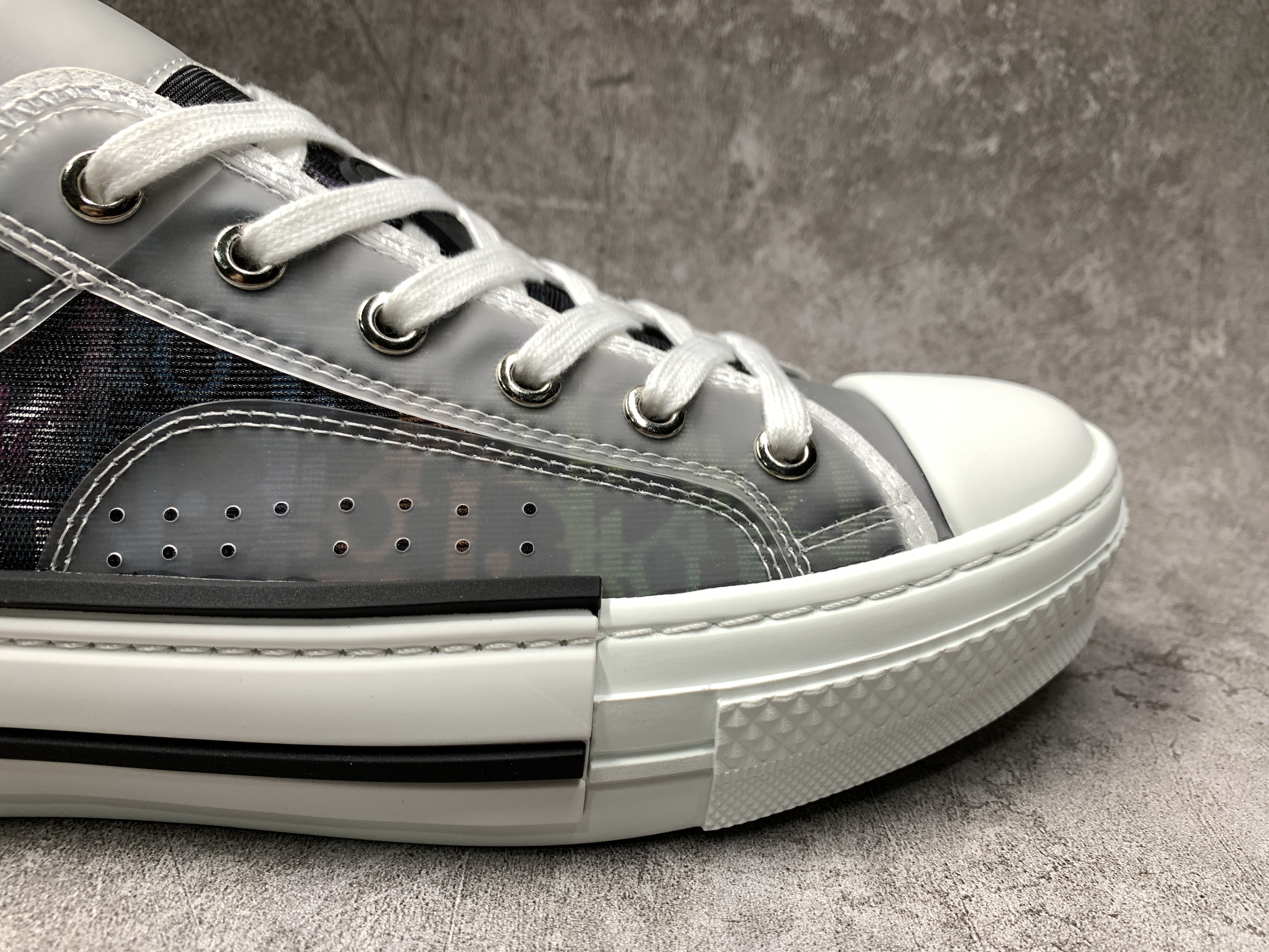 D*or b23 low blue black