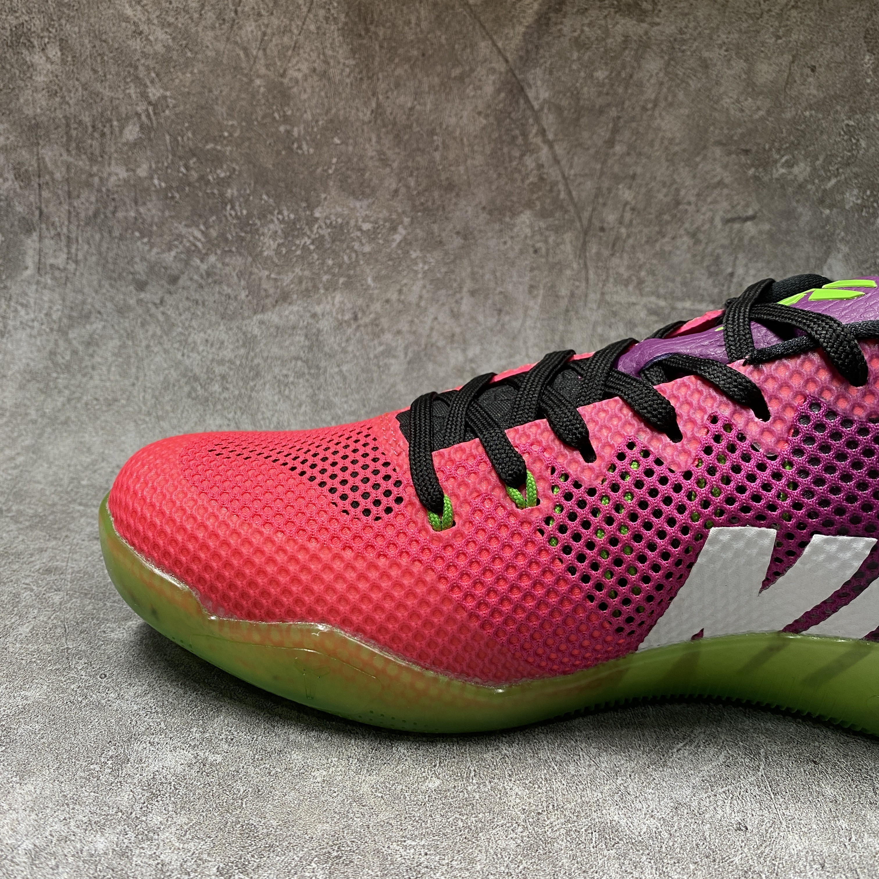 Nike Kobe 11 EM Low Mambacurial