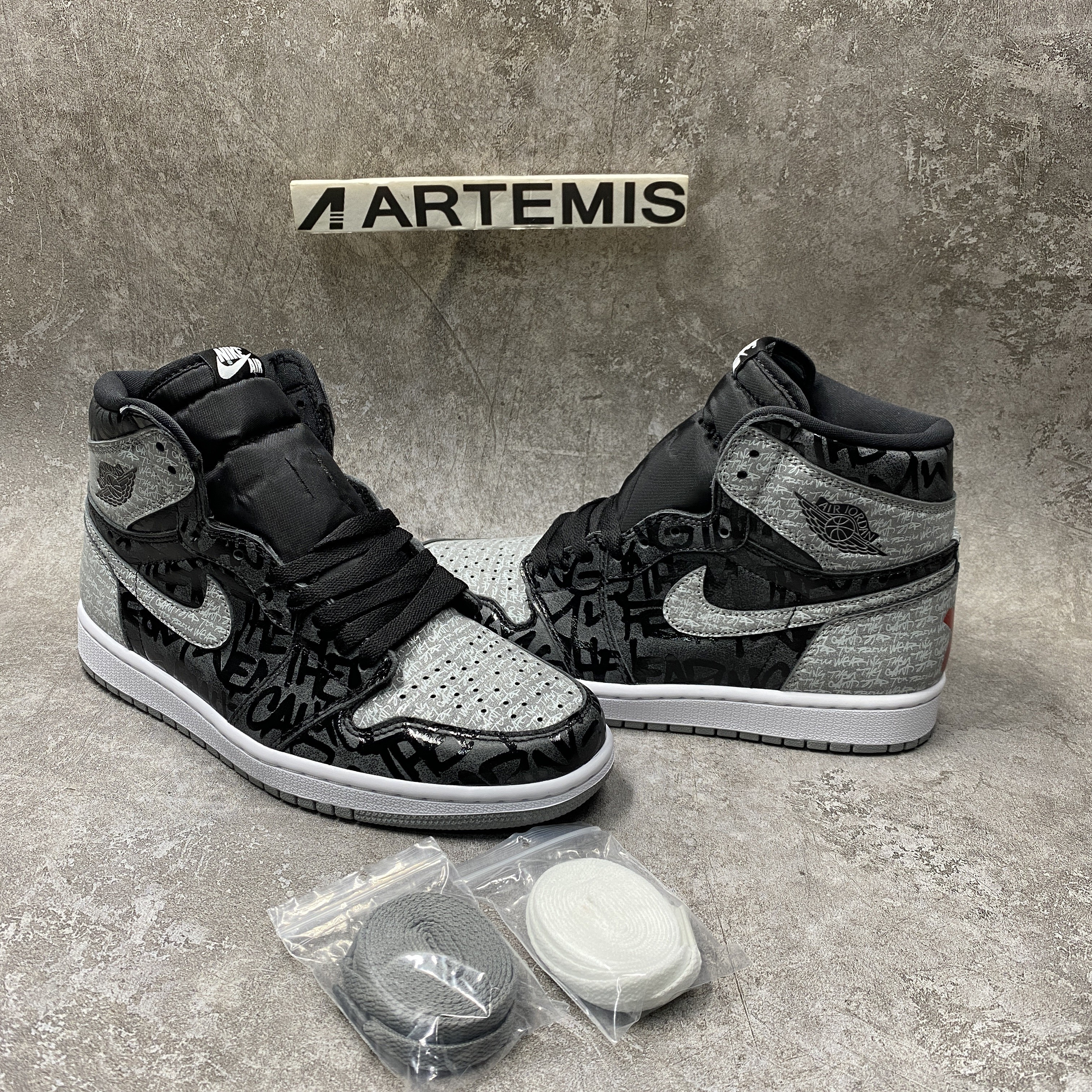 Air Jordan 1 Retro High OG Rebellionaire