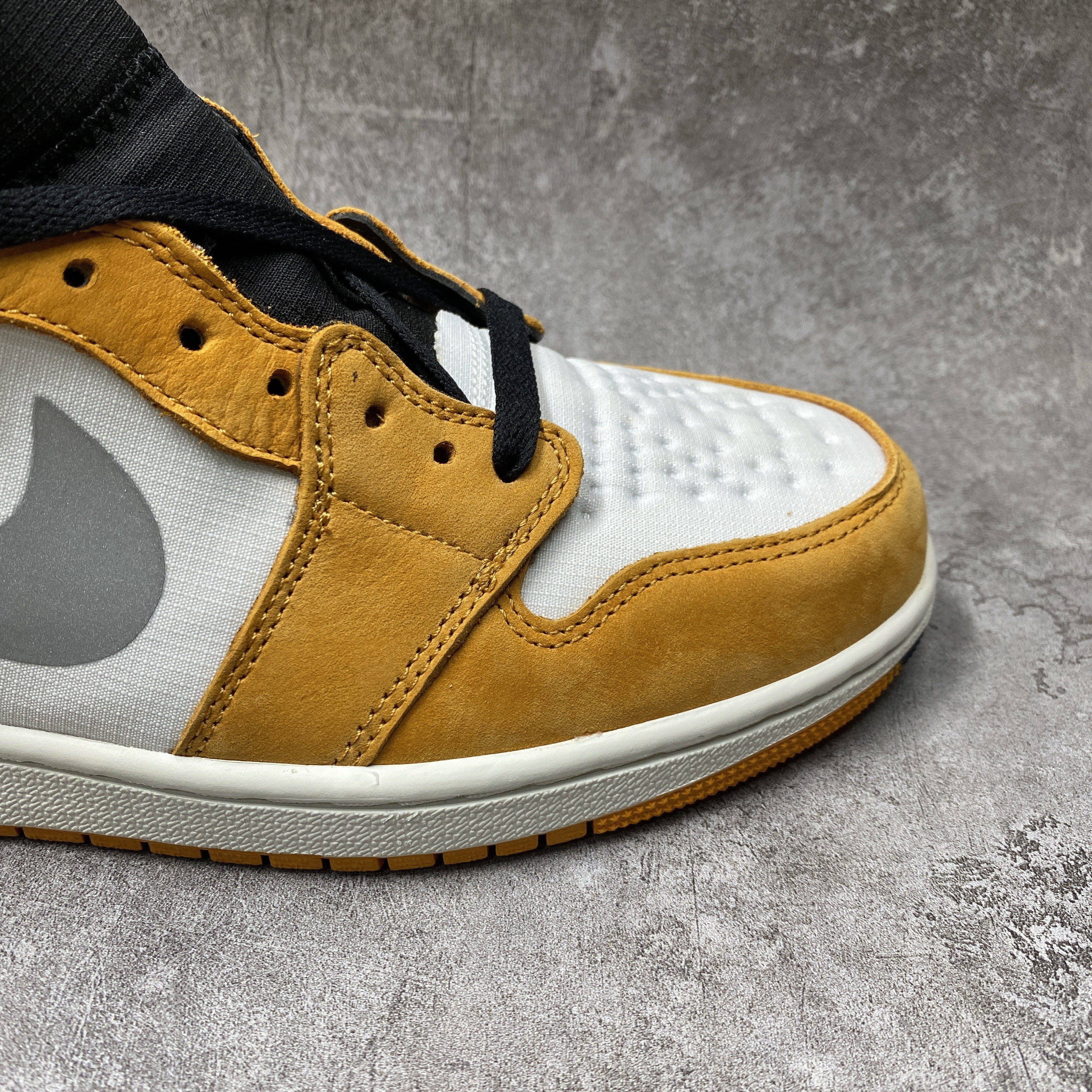 Air Jordan 1 High Element Gore-Tex Light Curry