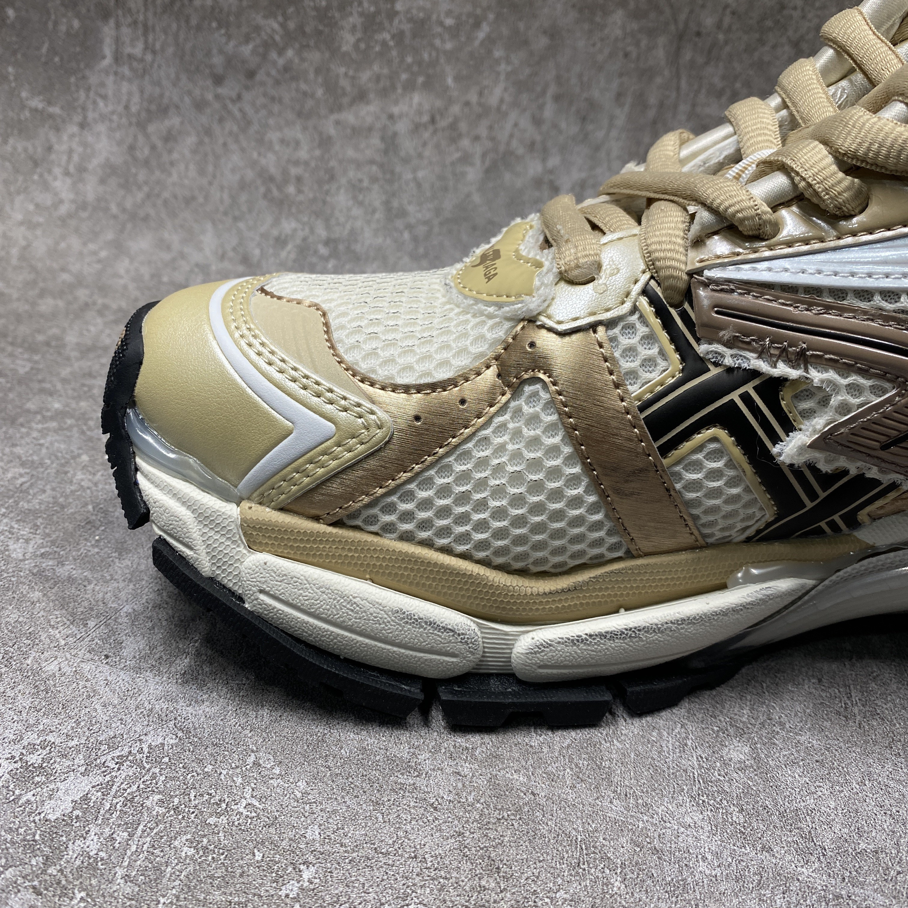 Balenciga Runner Beige Black White