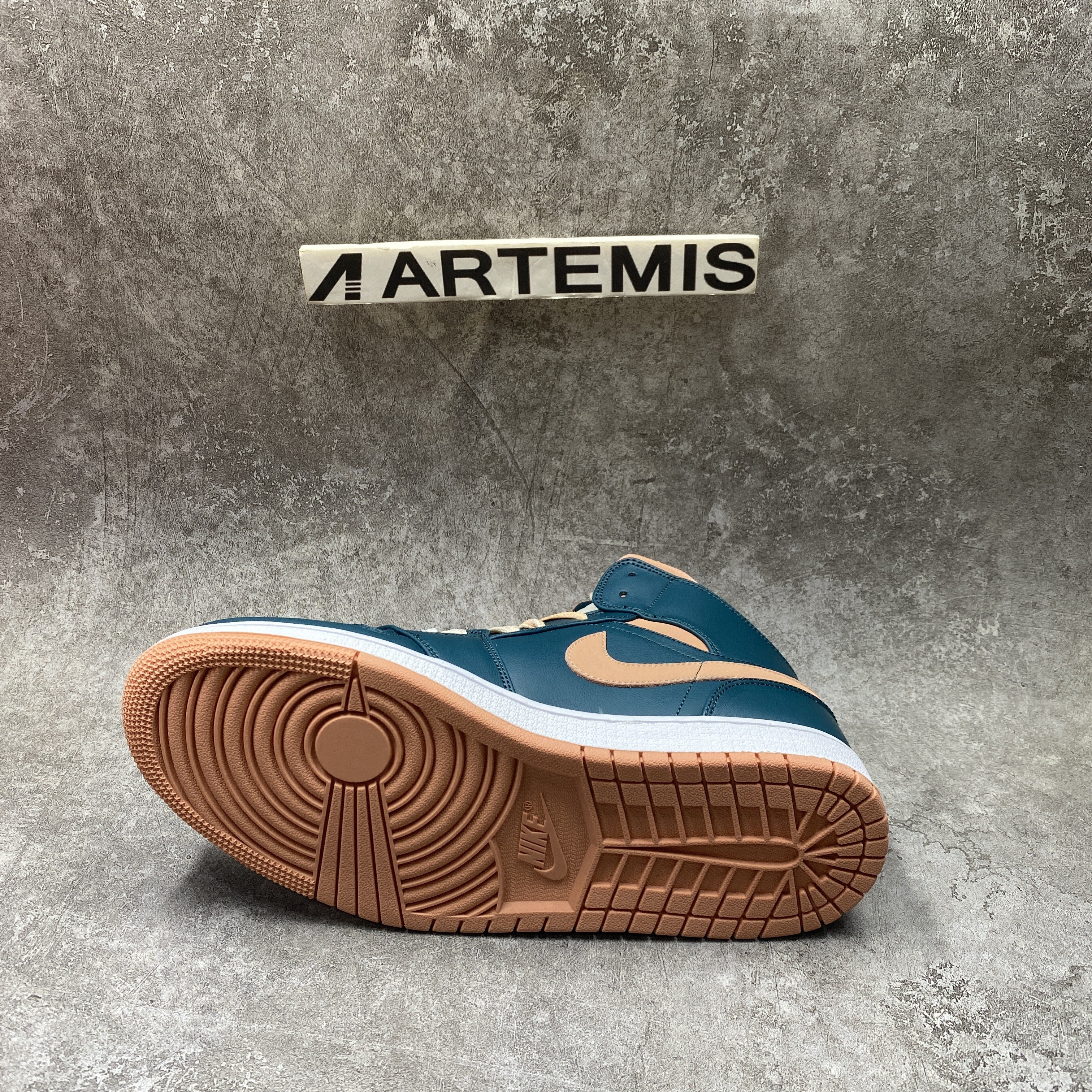 Air Jordan 1 Mid Dark Teal Green