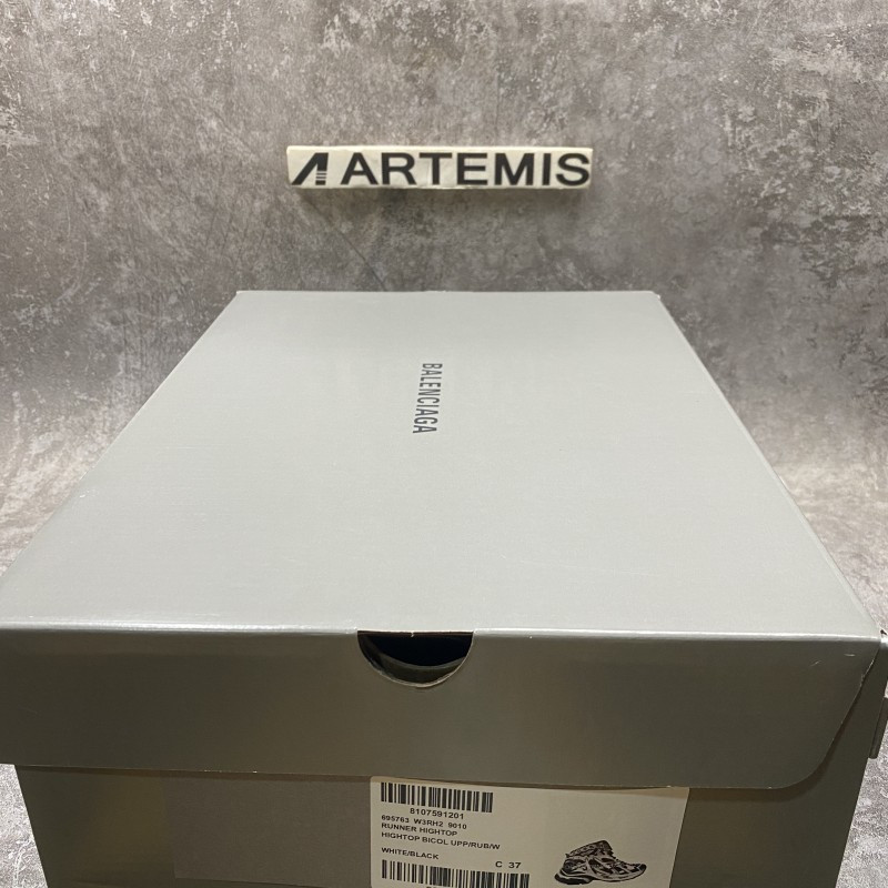 Balenciga Runner panelled high-top sneakers