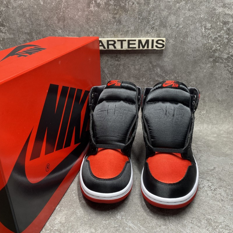 Air Jordan 1 High OG WMNS Satin Bred