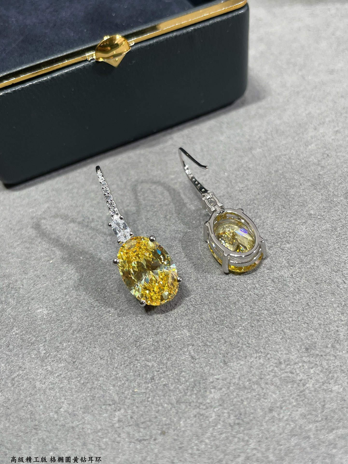 Gr*ff oval yellow di*m*nd earrings ag925