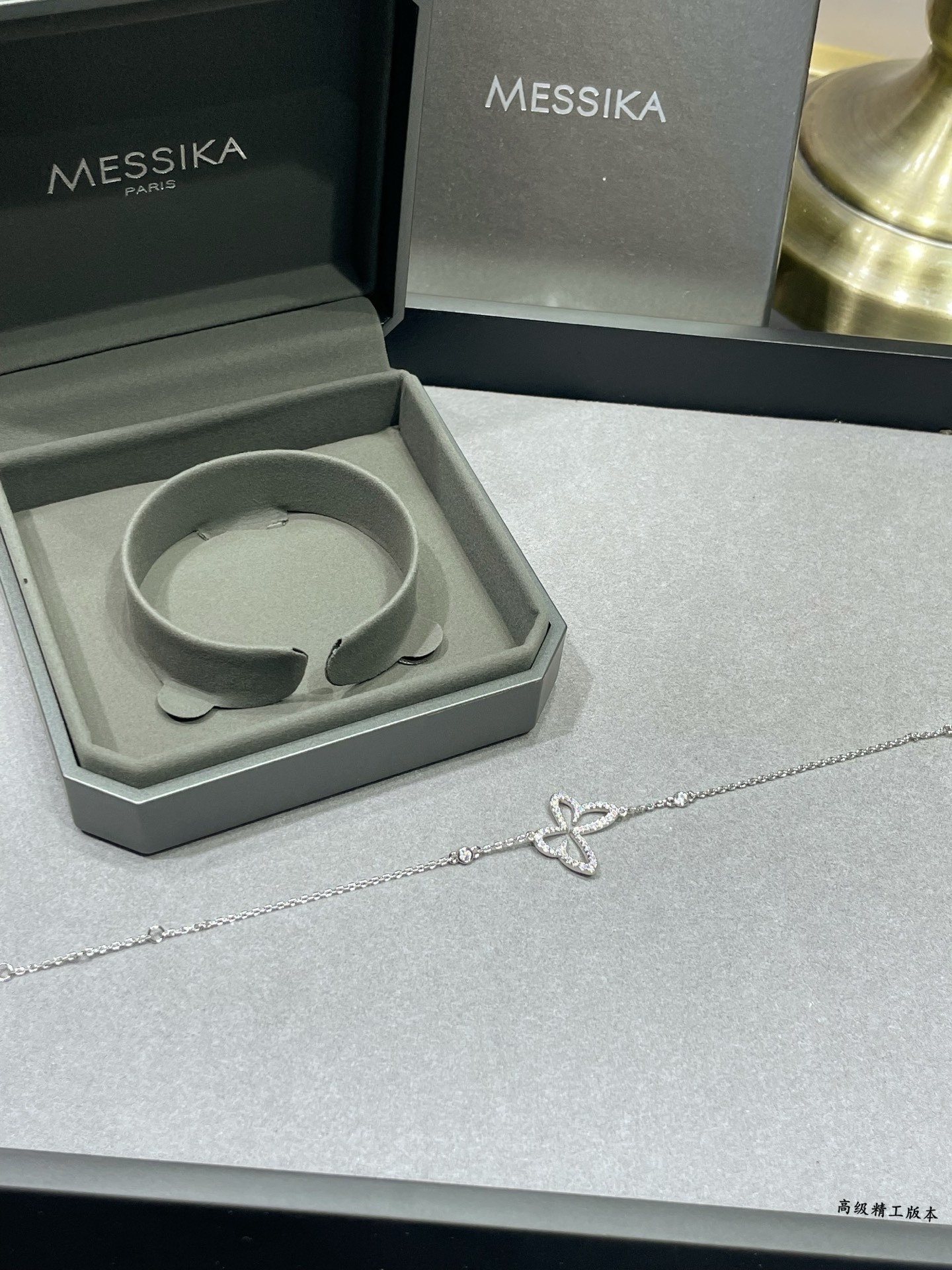Mes1kaa openwork butterfly di*m*nd bracelet