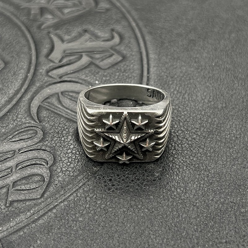 Ch**me He**ts star ring