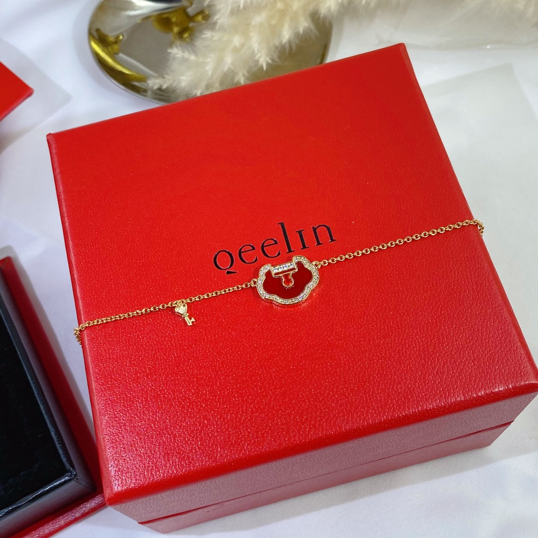 Qeelin Large Ruyi Lock Bracelet