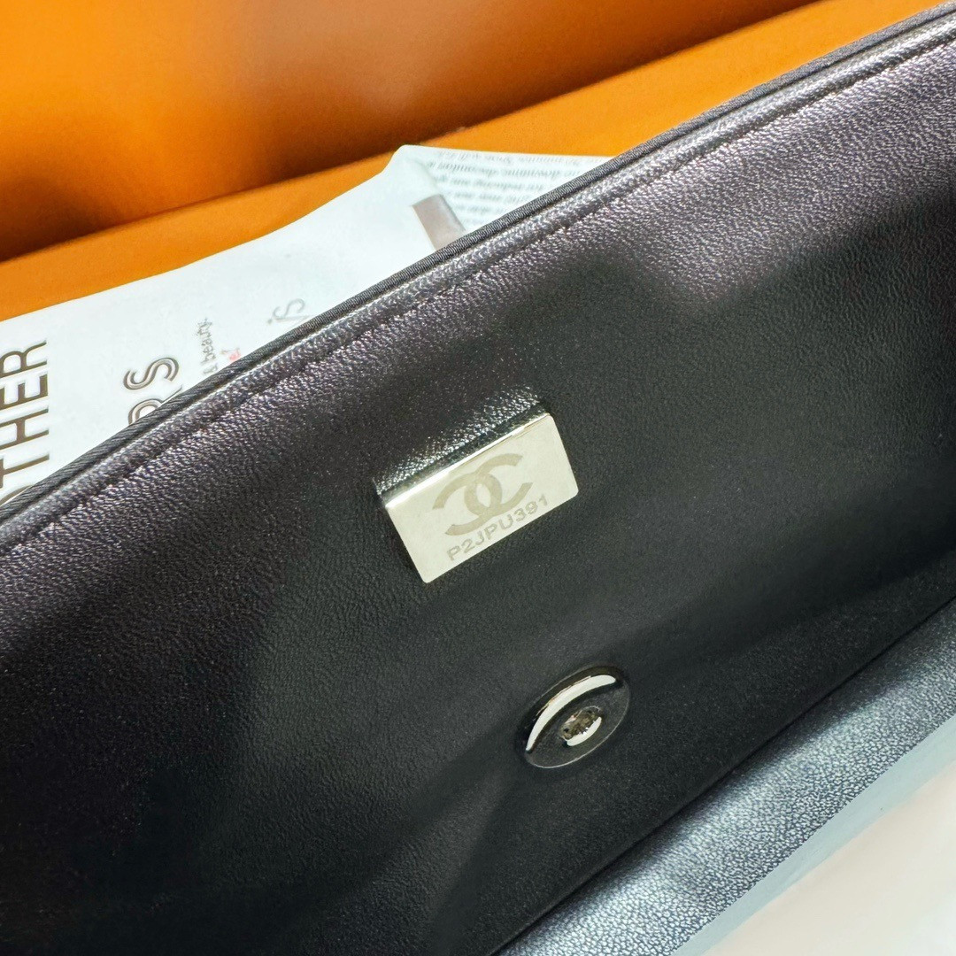 Ch*el sequin flap bag 20cm