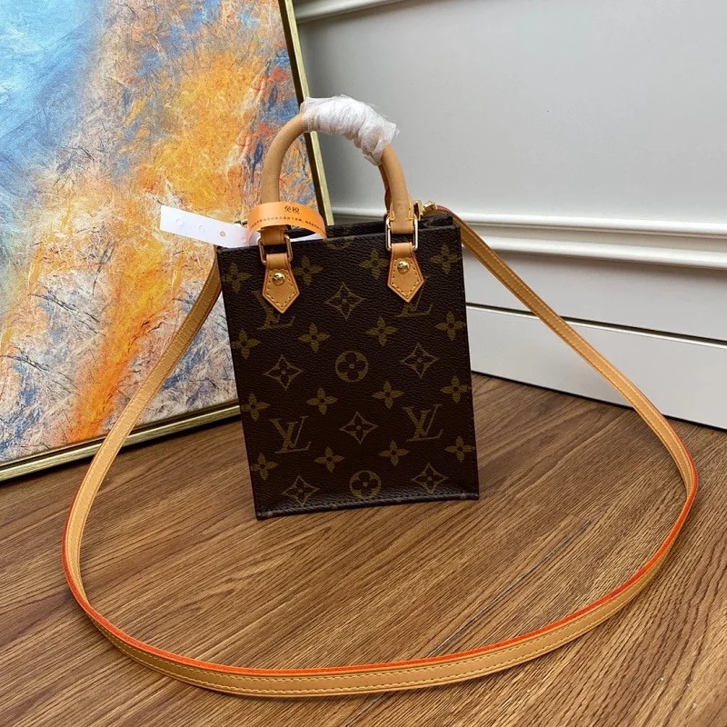 LV PETIT SAC PLAT M69442