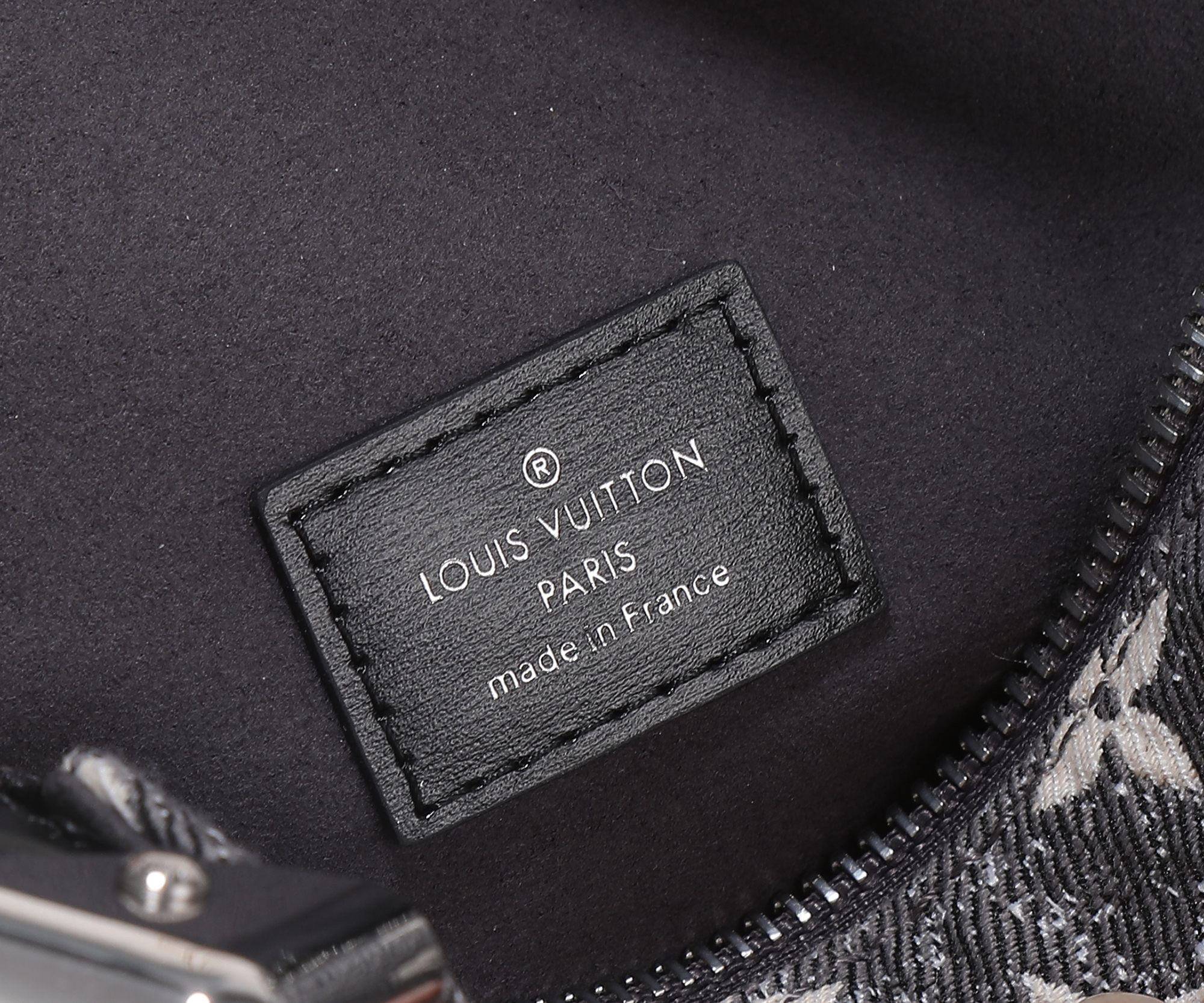 LV SIDE TRUNK MM M21460 8.3 x 5.5 x 2.4 inches