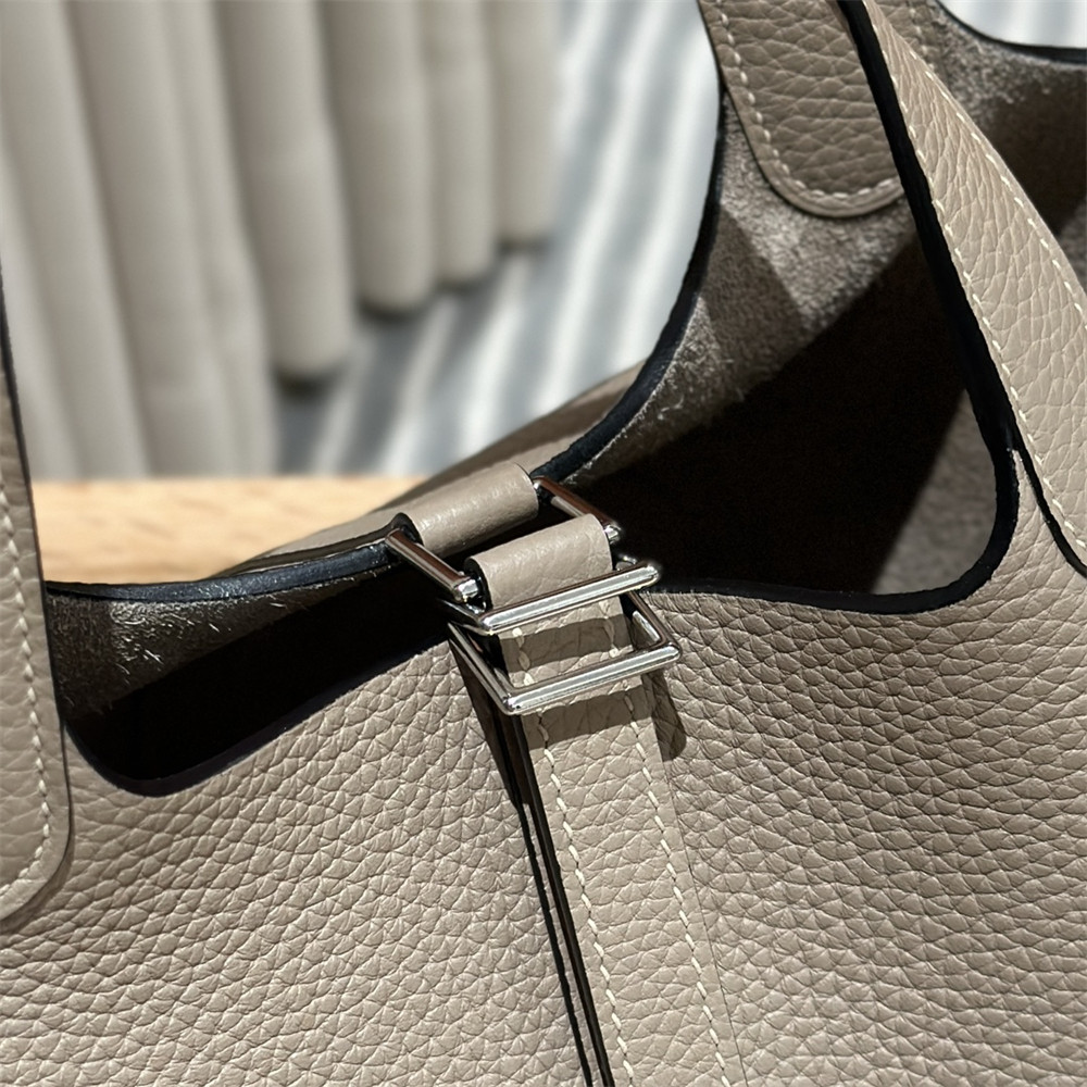 H**me5 picotin 18cm trench coat gray without original box