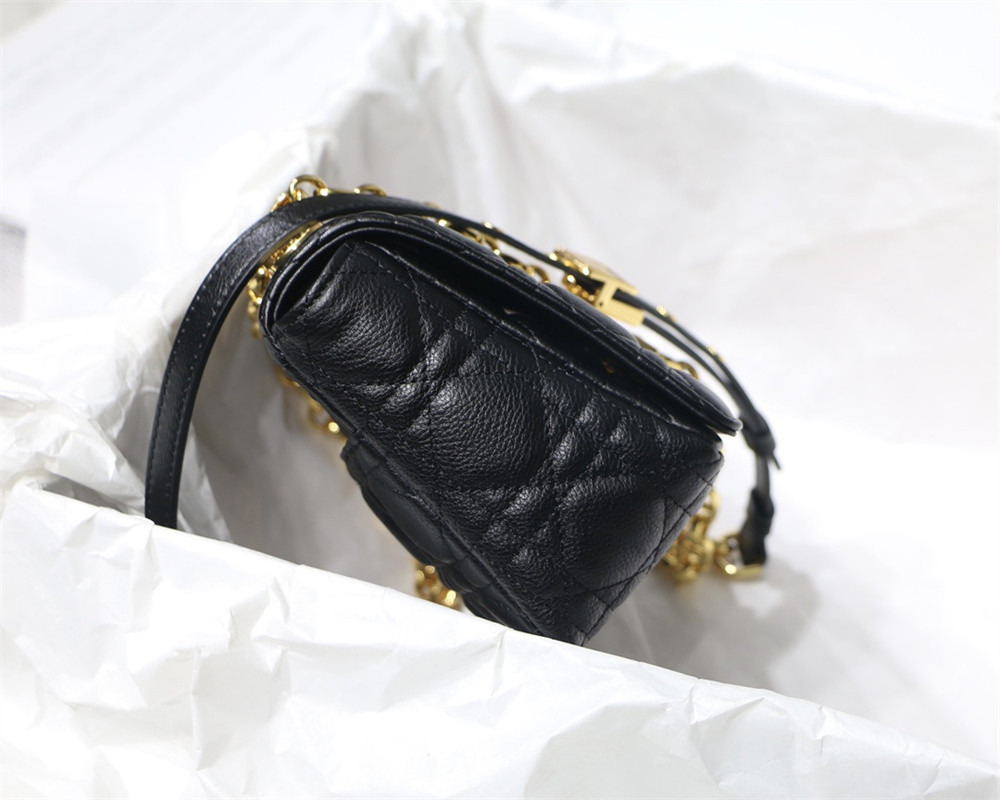 small d*or caro bag black S*pple cannage calfskin 20 x 12 x 7 cm