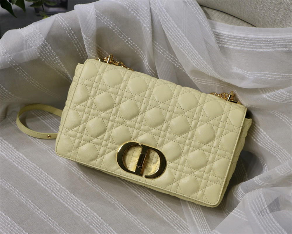 large d*or caro bag light yellow S*pple cannage calfskin 29 x 18 x 10 cm