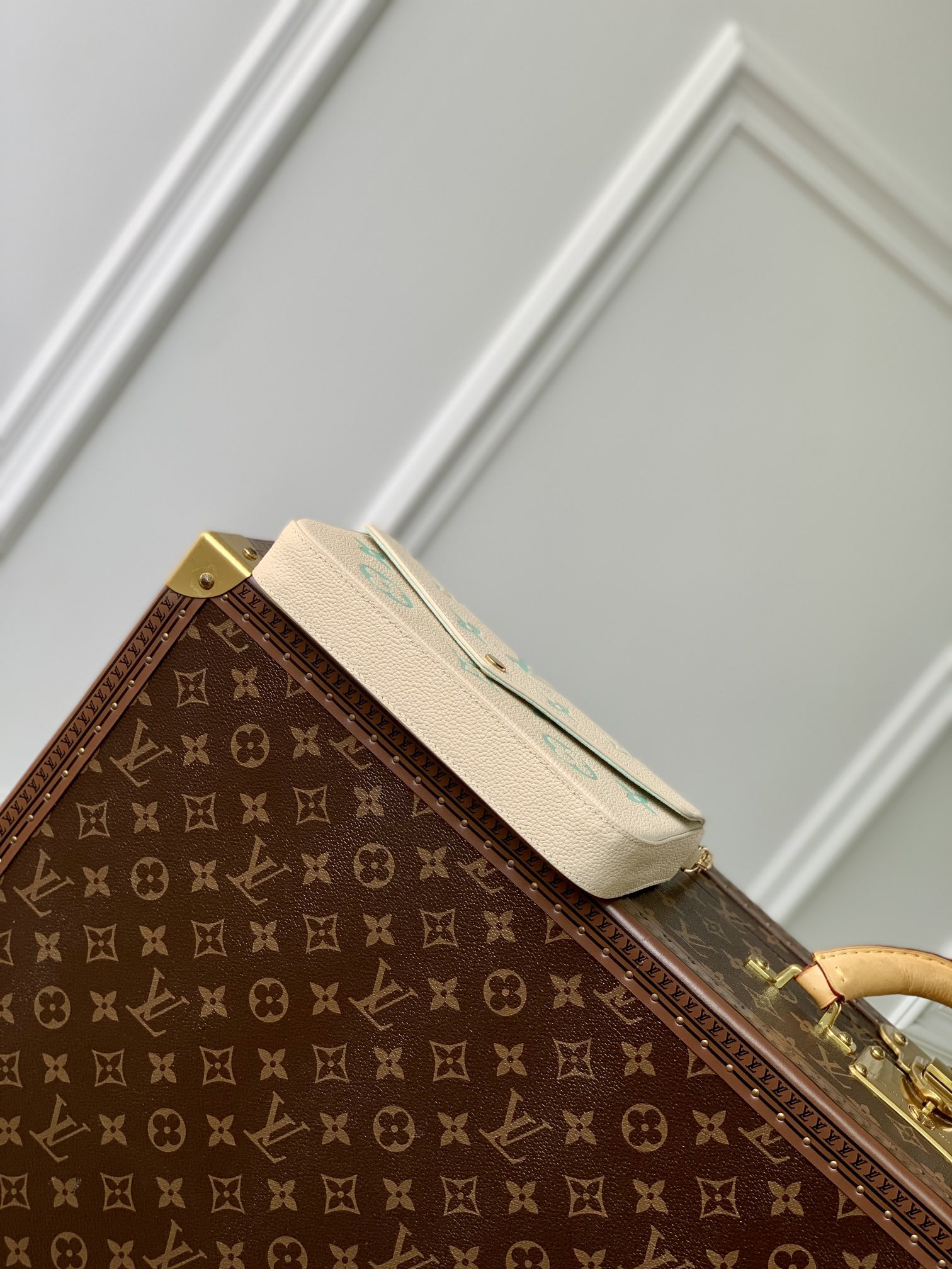 LV FÉLICIE POCHETTE M69977