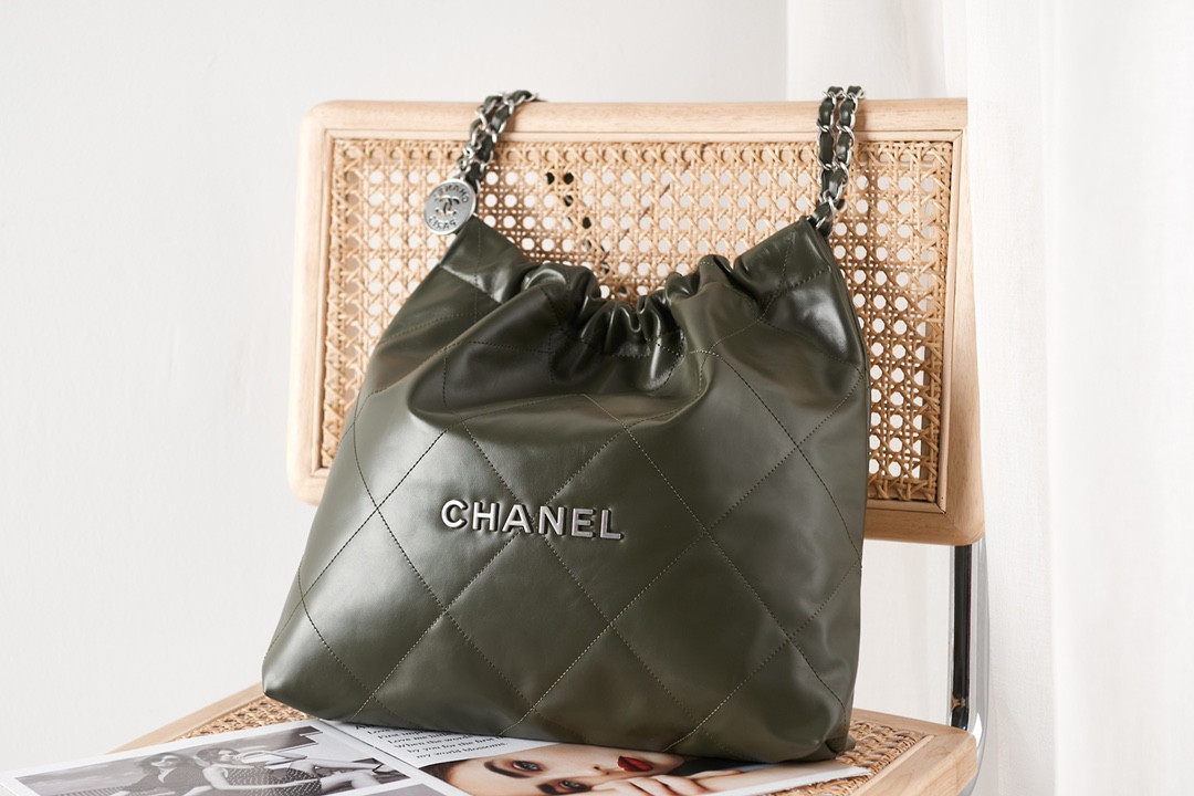 Ch*el 22 handbag shiny calfskin in silver metal 15.2×16.4×3.1 in