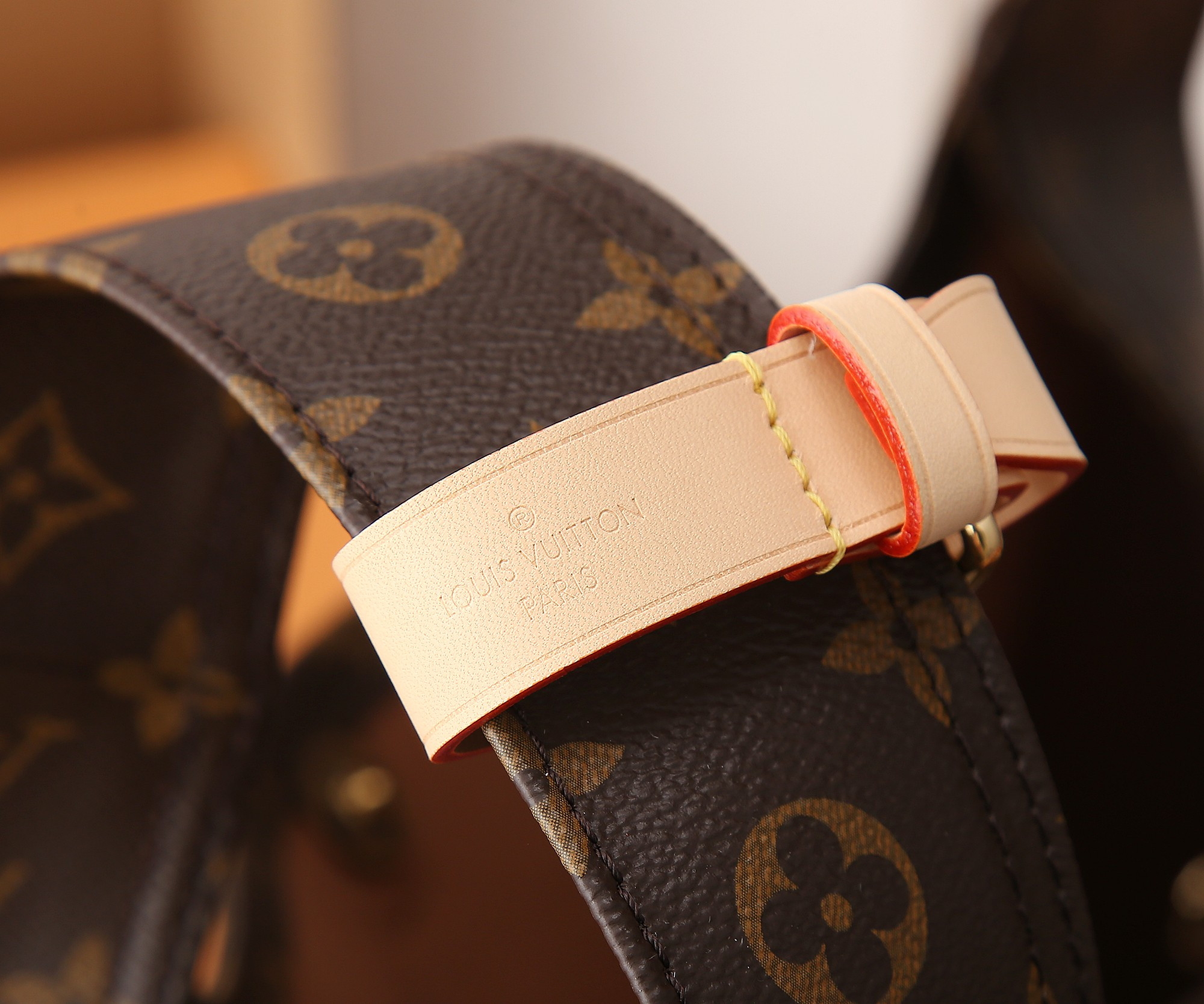 LV Atlantis GM M46817 13.4 x 13.4 x 5.3 inches