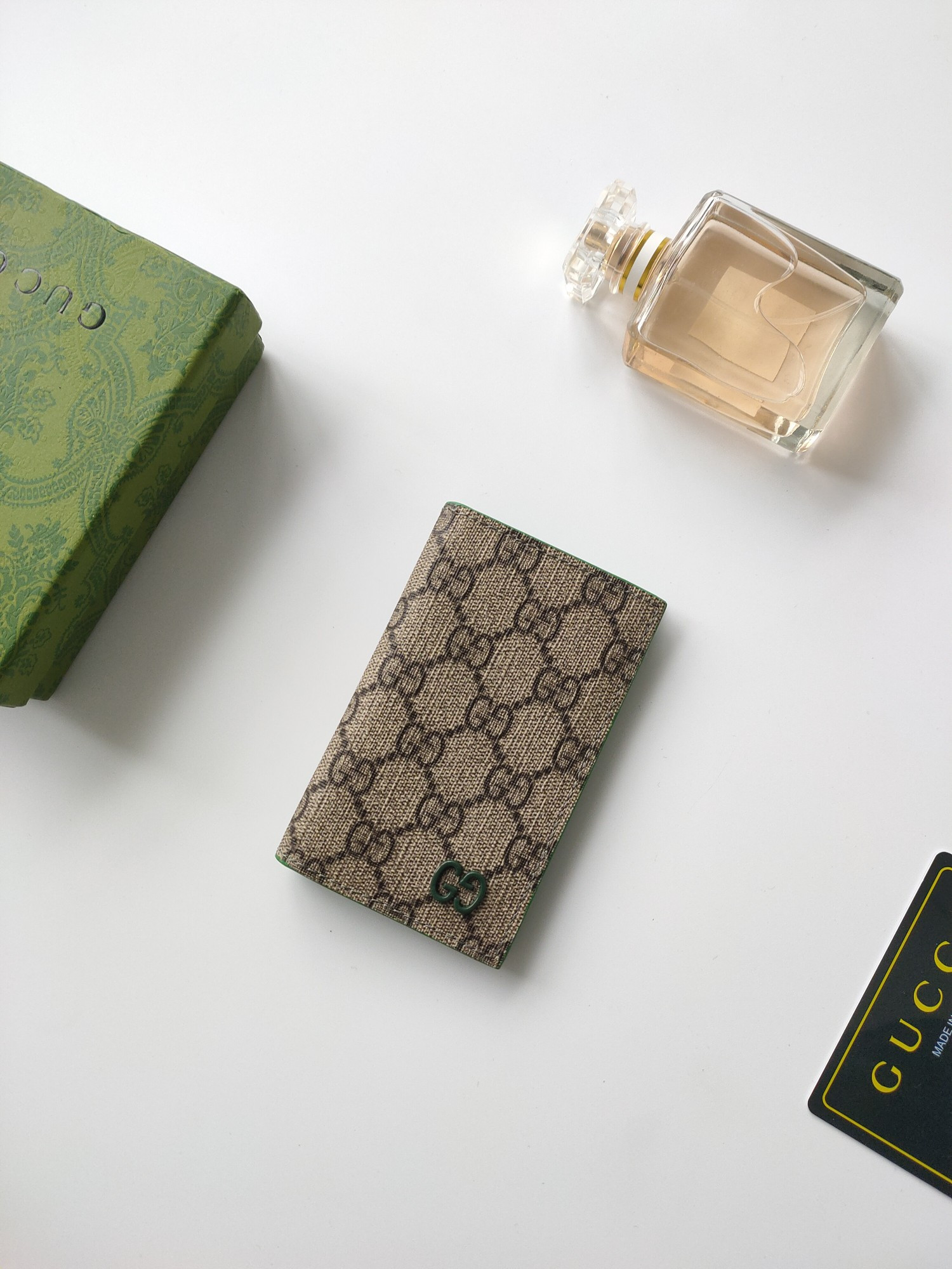 G*u*i gg  card case wallet