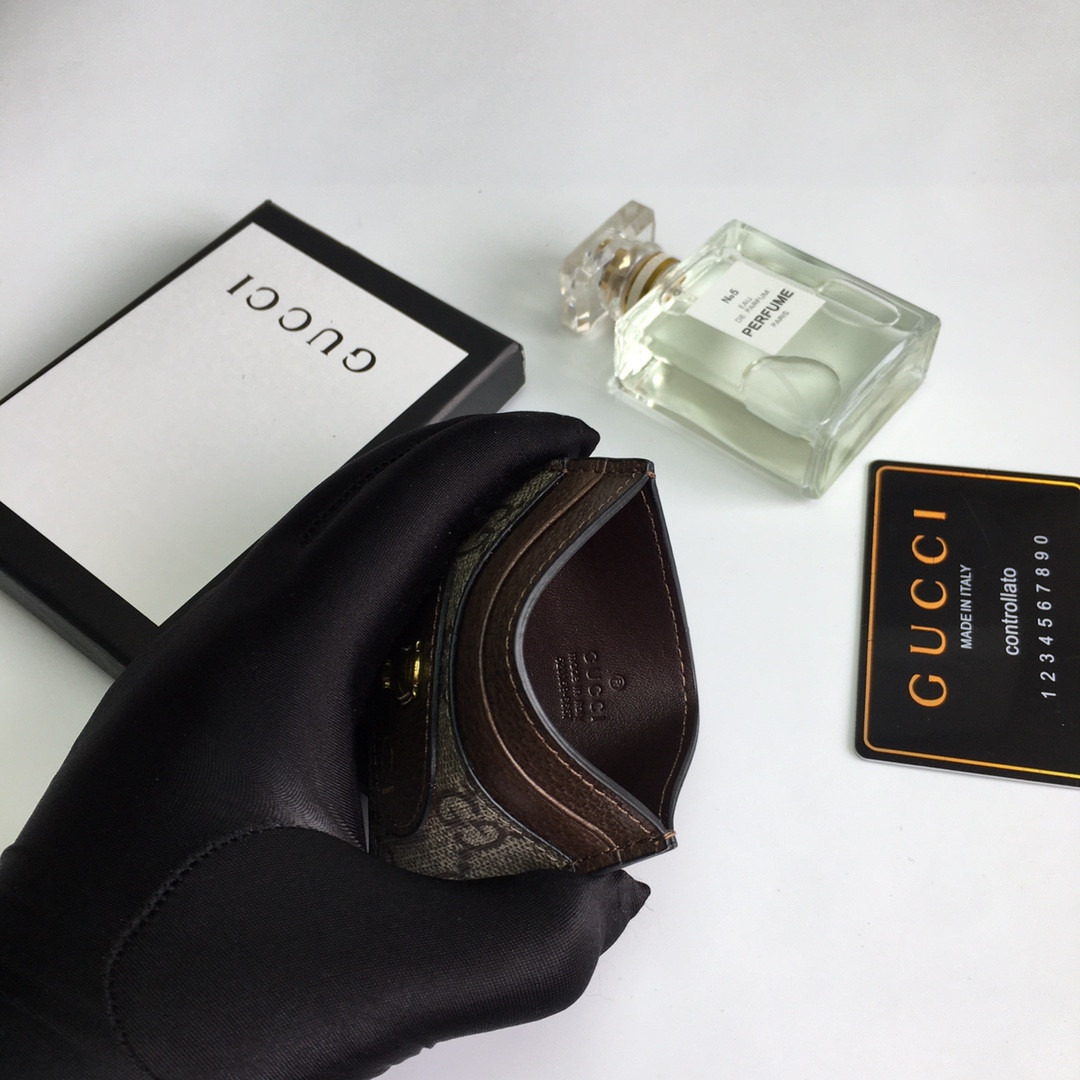 G*u*i gg  card case wallet