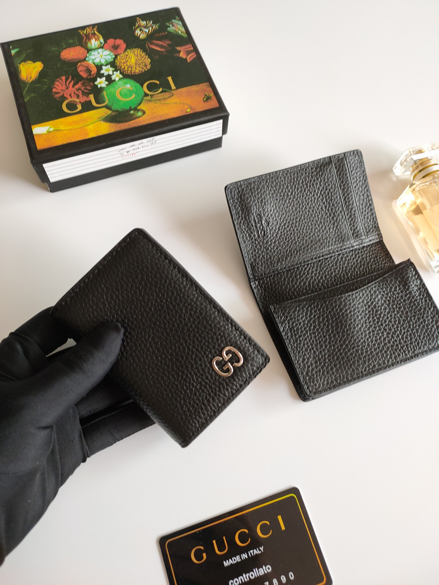 G*u*i gg  card case wallet