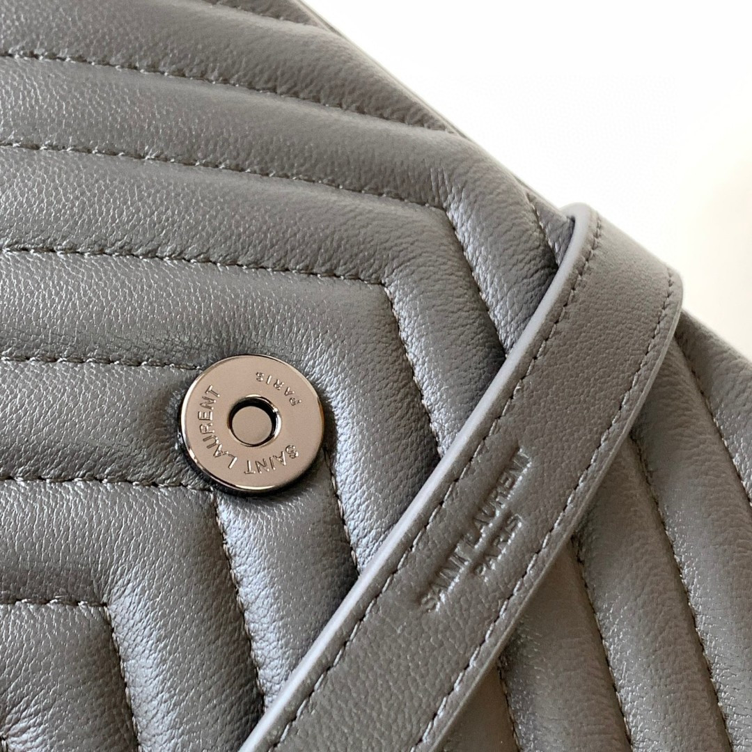 Y*L college medium in quilted leather 9.4 x 6.6 x 2.5 inches