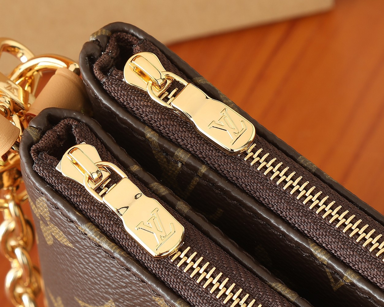 LV  Liv Pochette  M83008 9.6 x 5.3 x 2.6 inches