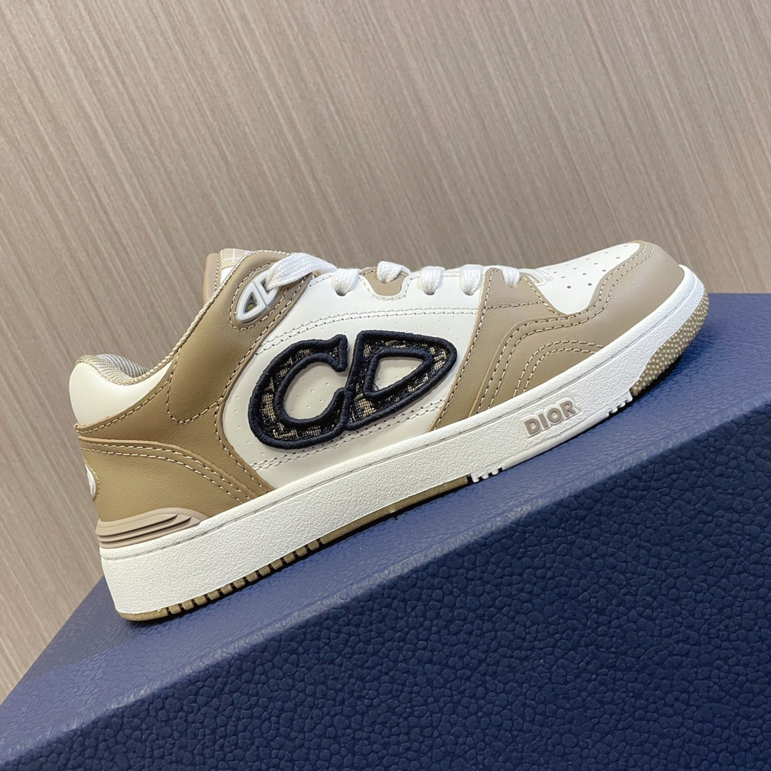 ua D*or b57 low-top sneaker beige and white