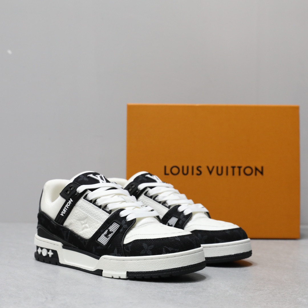 UA LV Trainer Sneaker