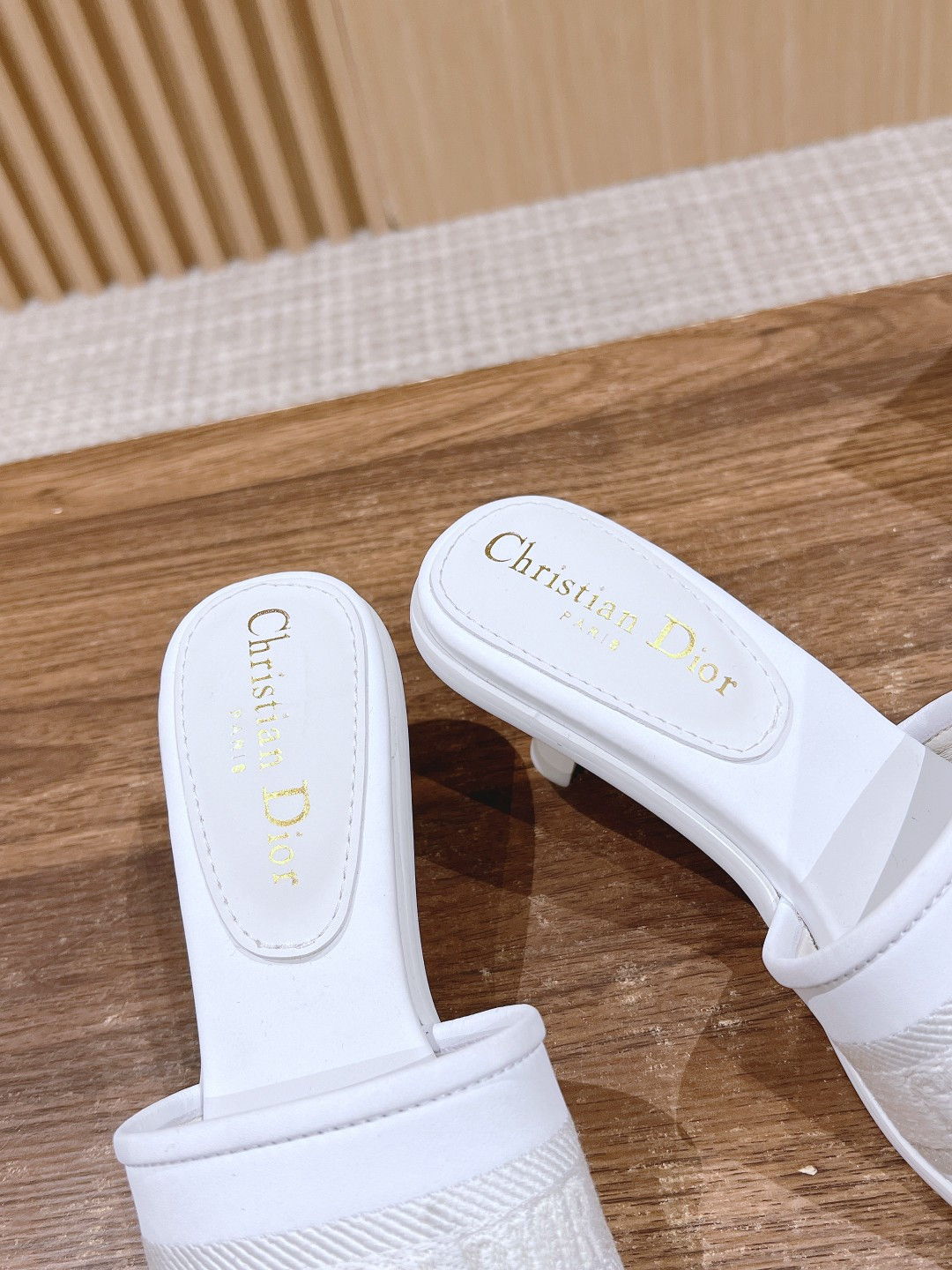 D*or dway heeled slide