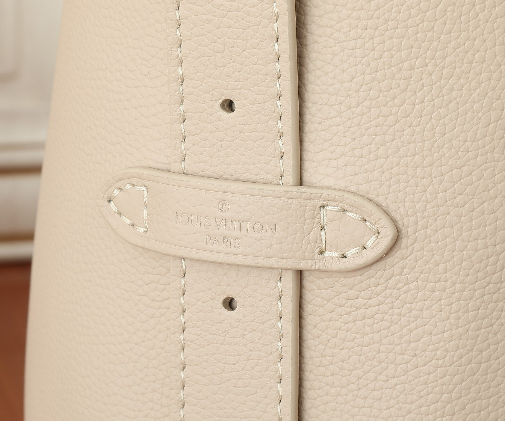 LV Low Key Hobo MM M25022 12.2 x 13.8 x 7.1 in