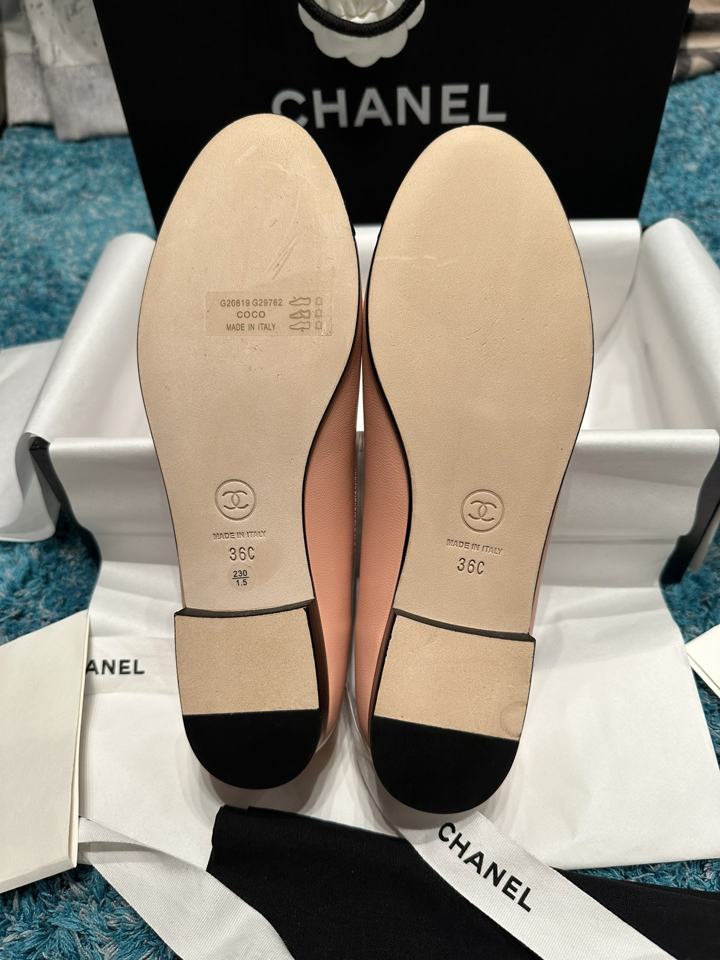 ua Ch*el ballet flats
