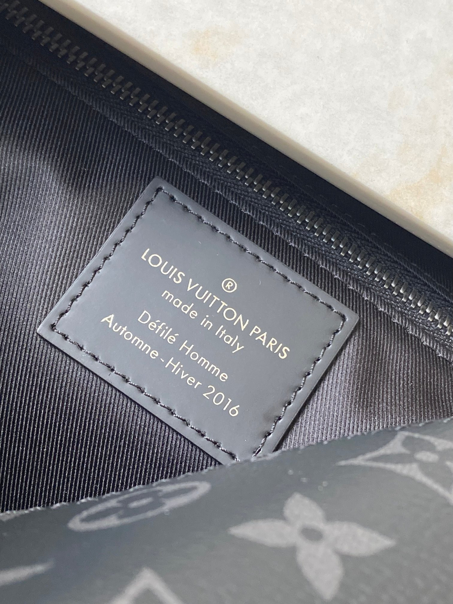 LV VOYAGER M40511 32×23×9CM