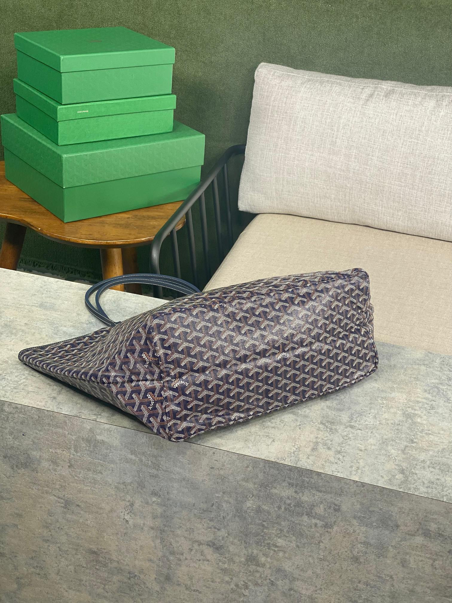 Go*ard saint l0*is gm bag 34 cm x 20 cm x 40 cm