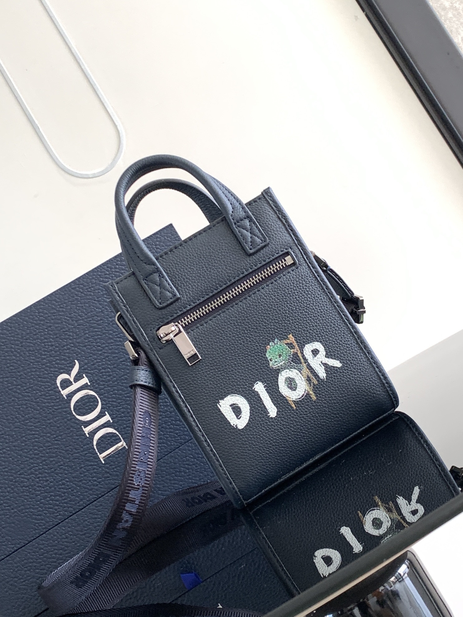 d*or safari N0*H-south 14 x 19 x 6.5 cm