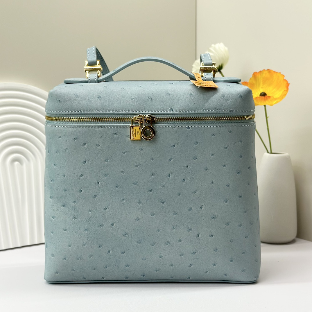 L**o p*ana extra pocket backpack l23.5 ostrich-grained leather 23 x 21 x 8 cm