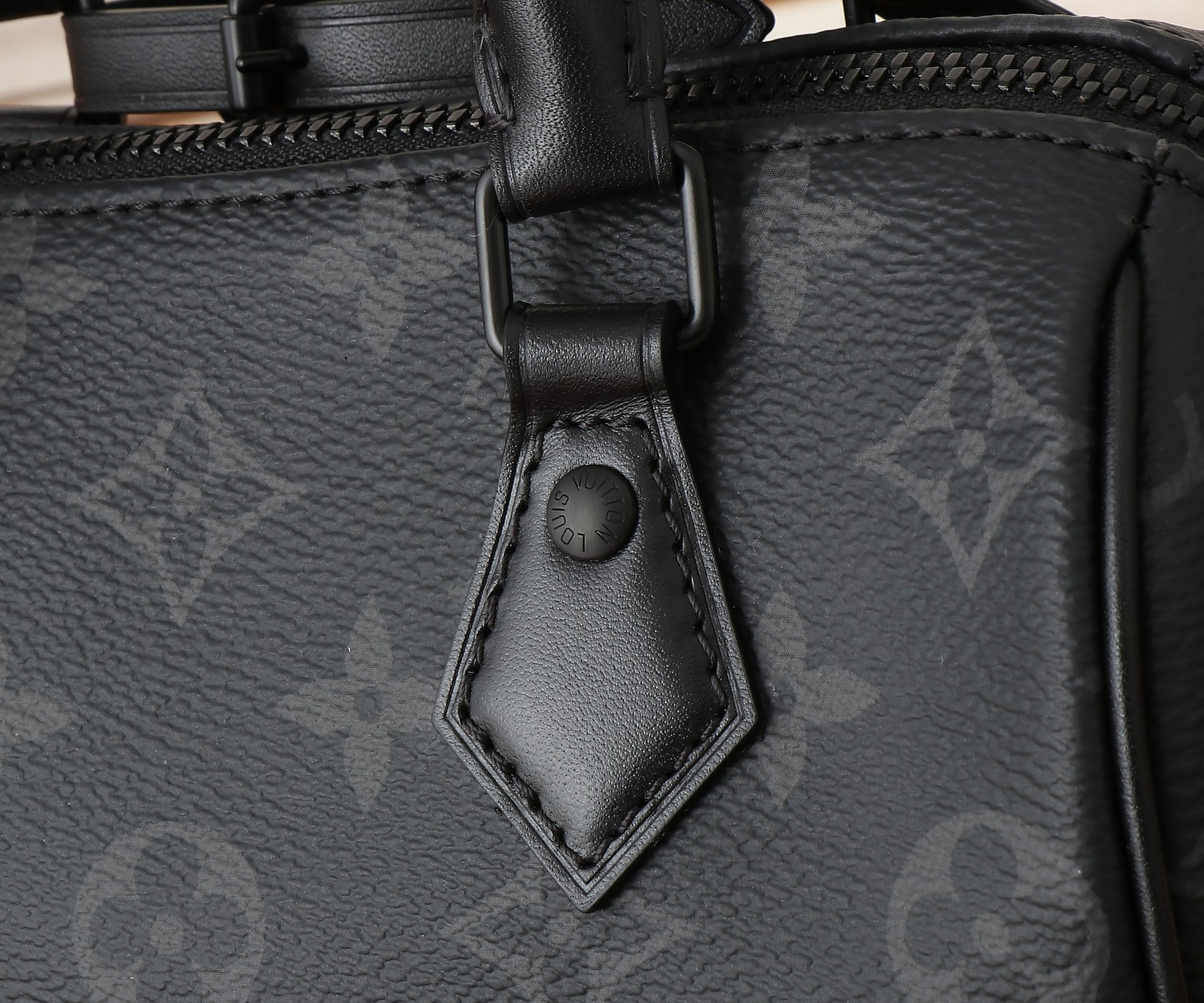 LV Speedy 18  M24606 18x12.5x11CM