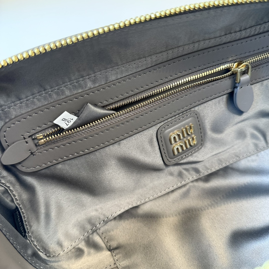 Miu Miu Arcadie leather bag 12x27x9cm